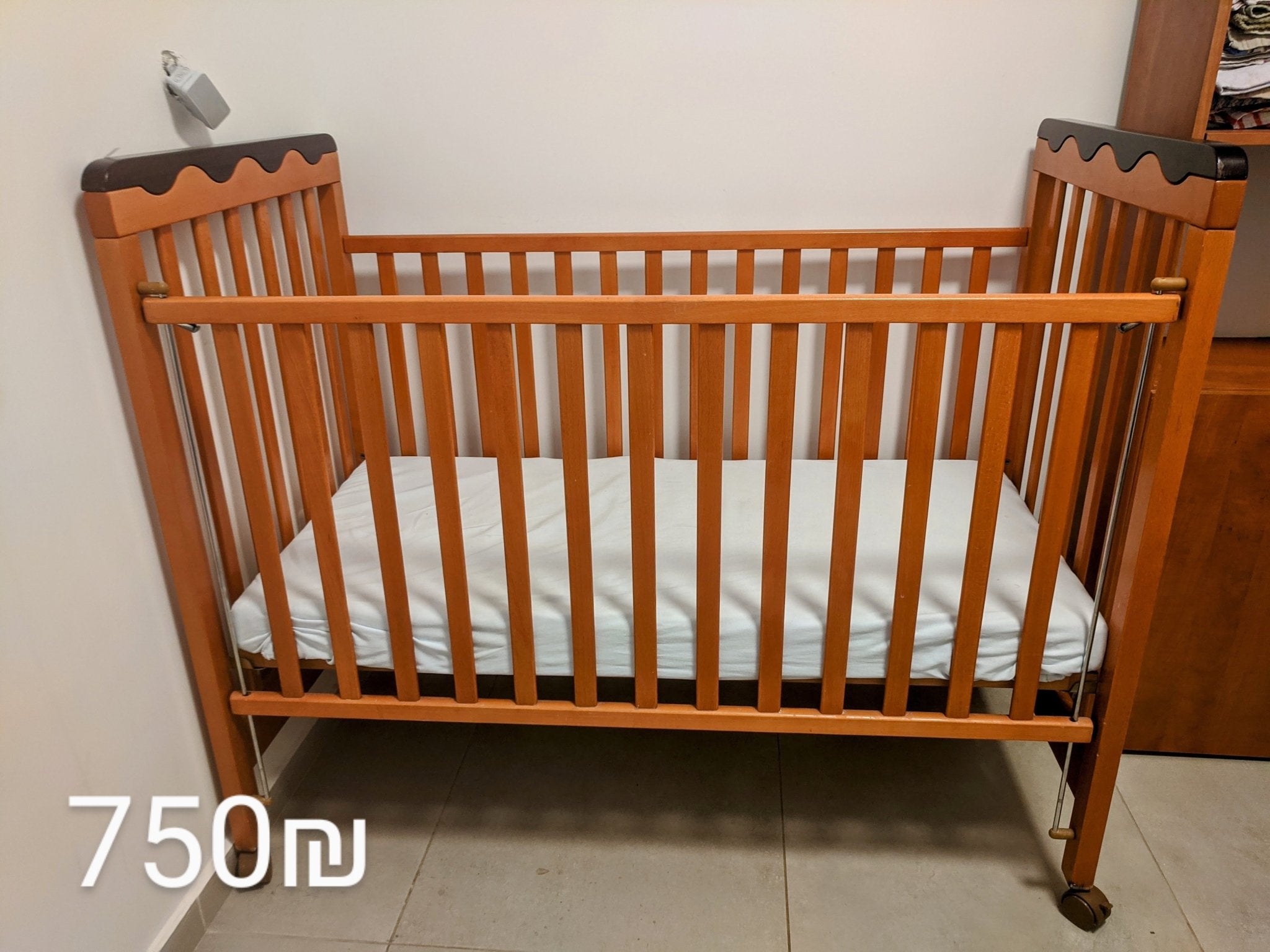 Crib מיטת תינוק - The Jerusalem Market