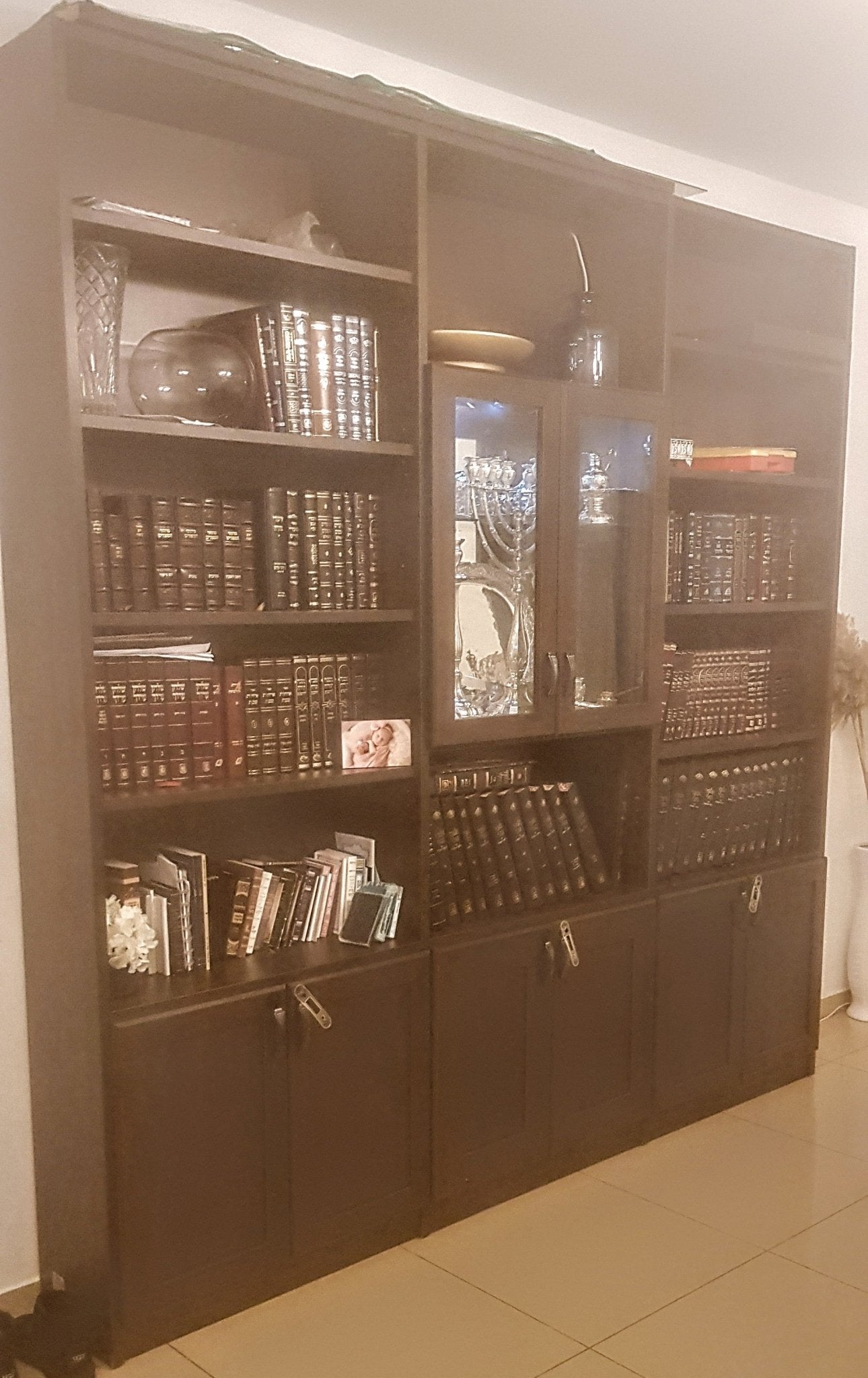 BOOK SHELF JUST LIKE NEW - The Jerusalem Market