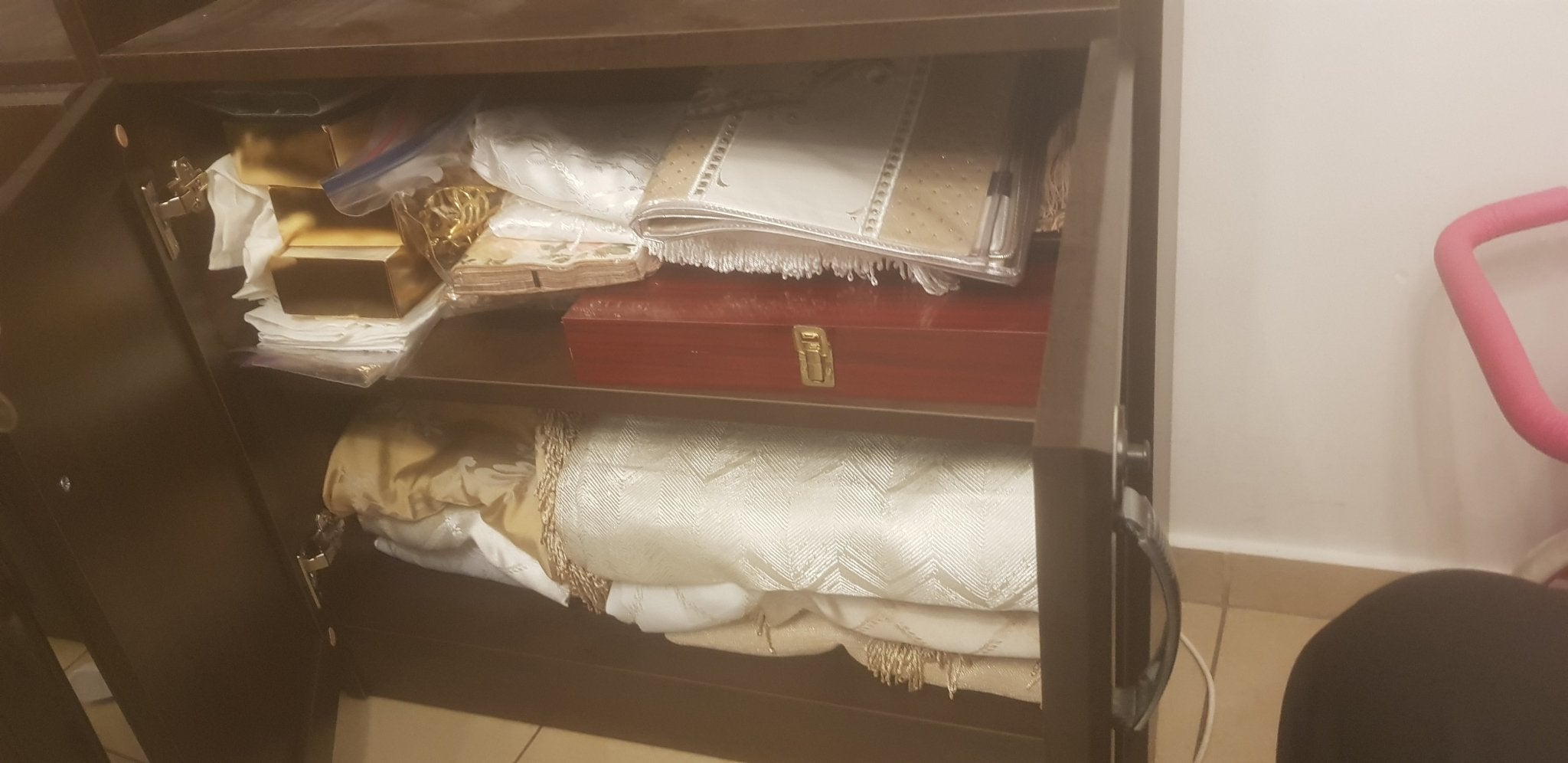 BOOK SHELF JUST LIKE NEW - The Jerusalem Market