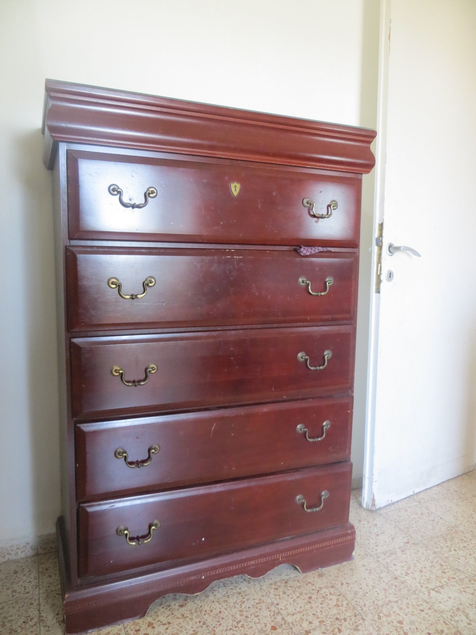 Dresser - The Jerusalem Market