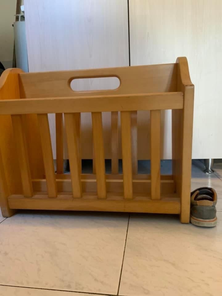 Solid wood maple book holder - The Jerusalem Market