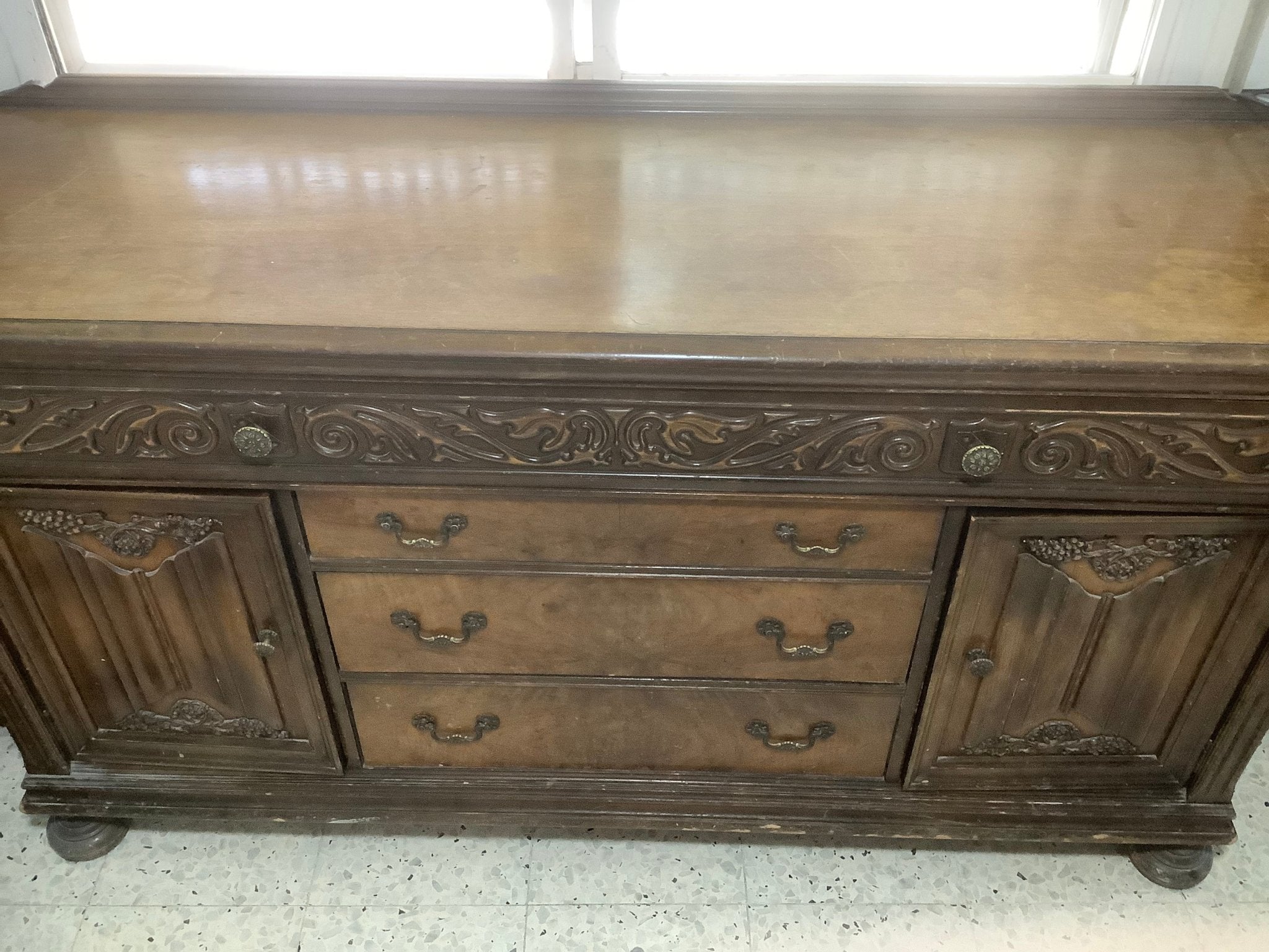 Buffet & China cabinet. Antique/vintage solid wood. A real find! - The Jerusalem Market