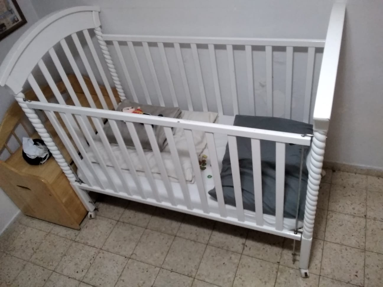 Baby Crib - The Jerusalem Market