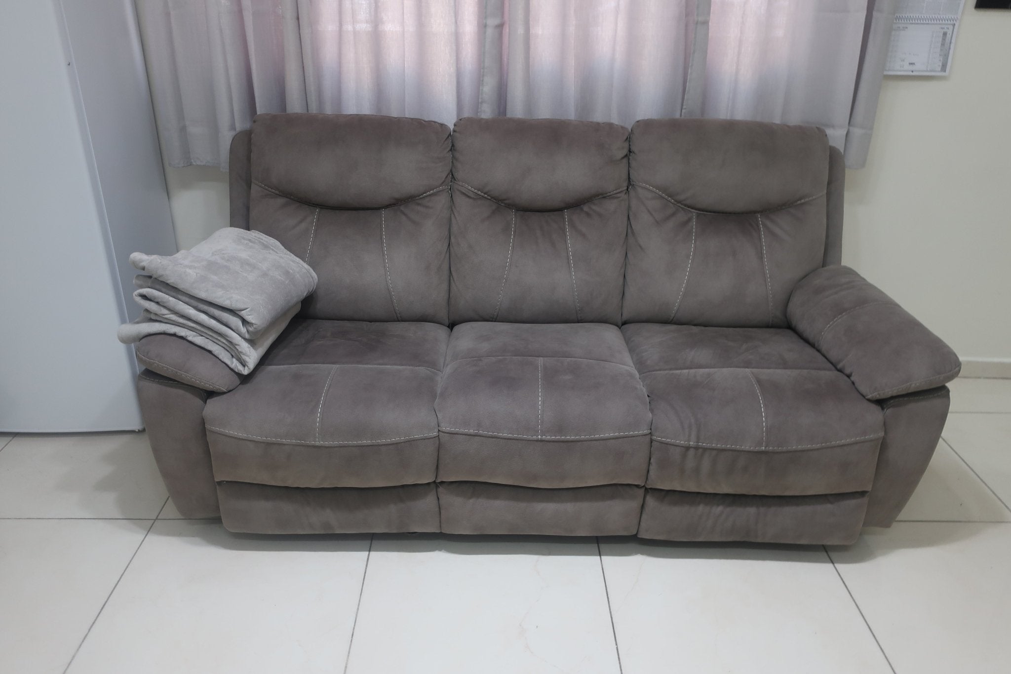 Couch with recliners - The Jerusalem Market