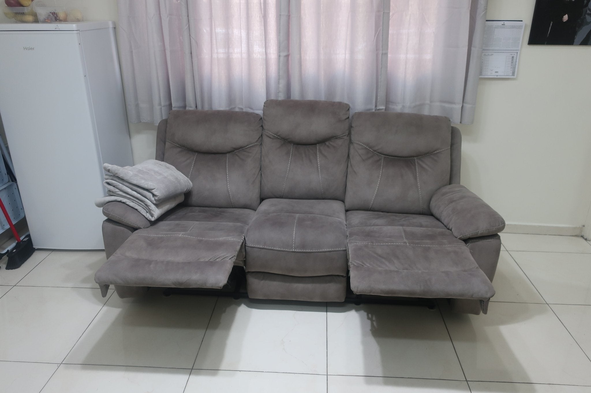 Couch with recliners - The Jerusalem Market