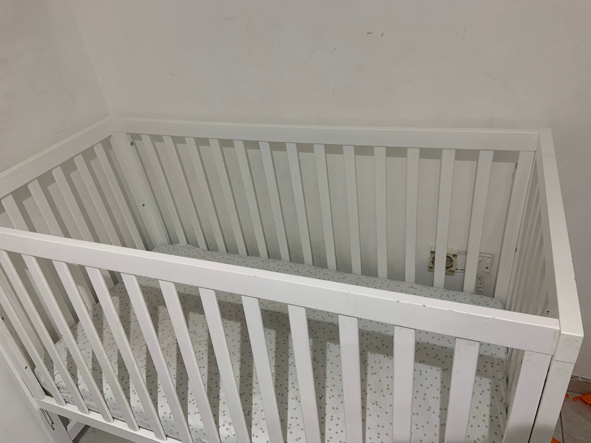 White crib - The Jerusalem Market