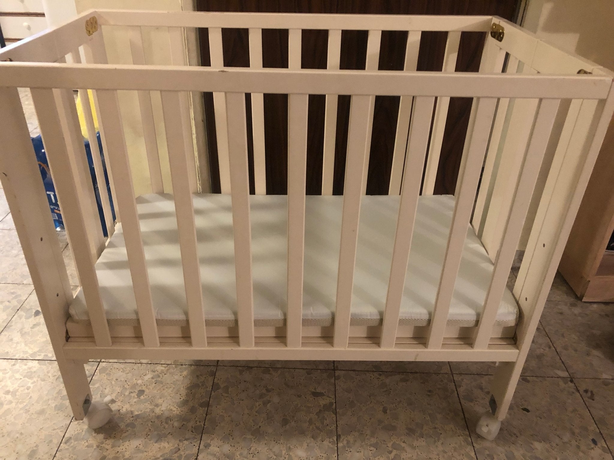 Small crib - The Jerusalem Market