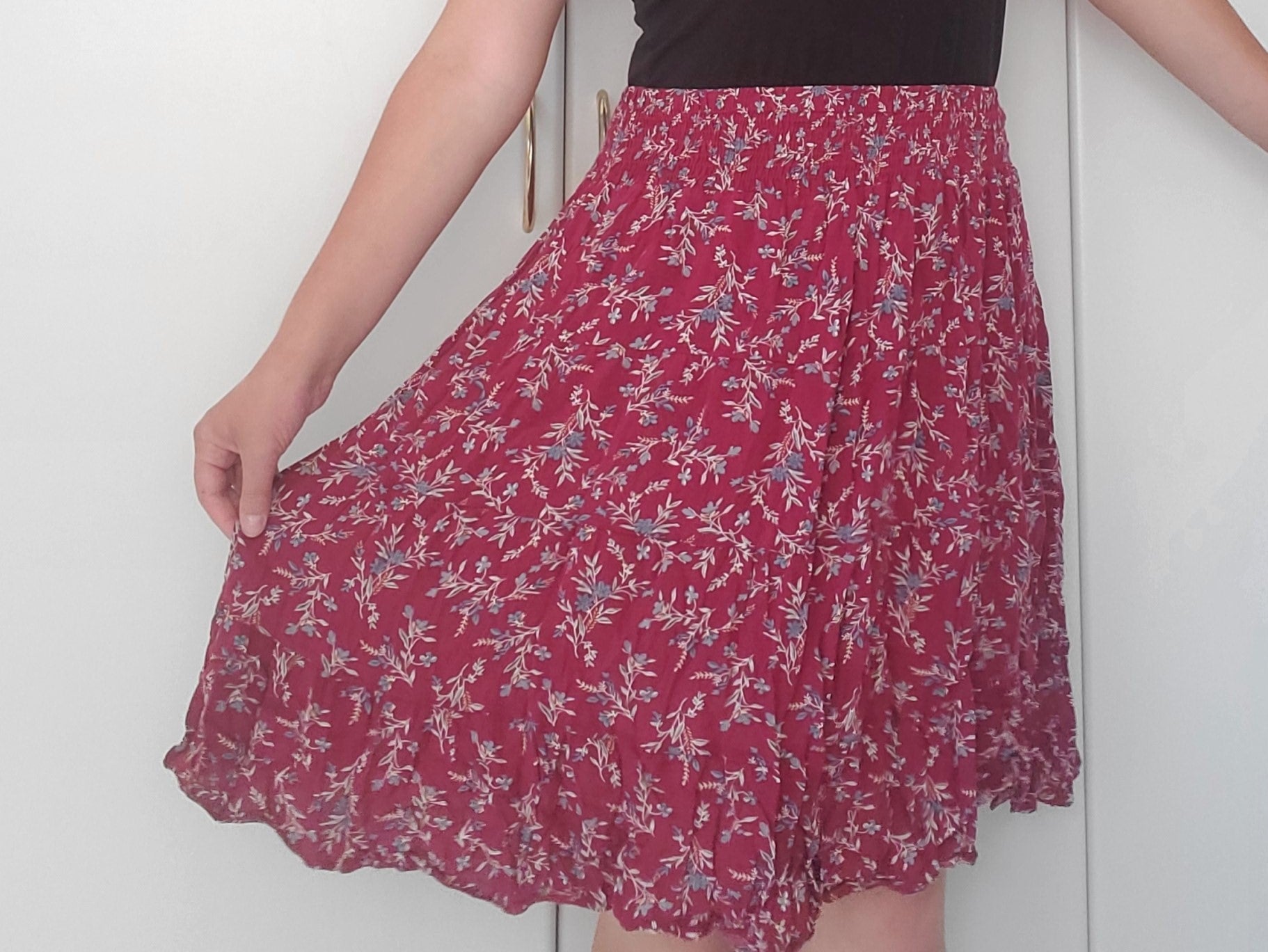 Beautiful Flowery Skirt - The Jerusalem Market