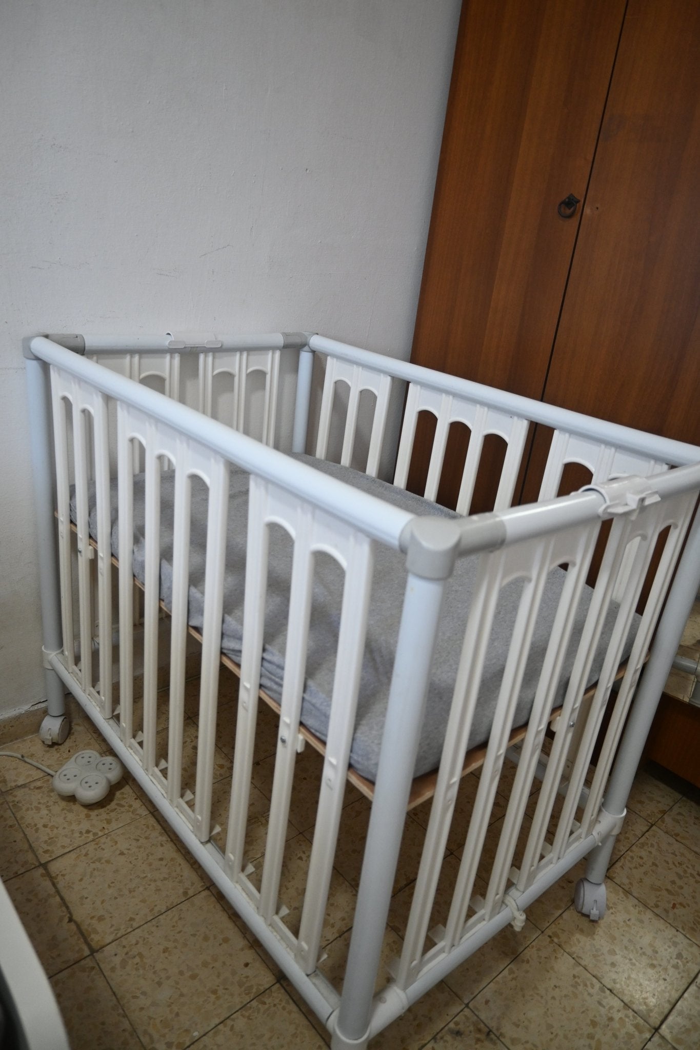 Portable Crib - The Jerusalem Market