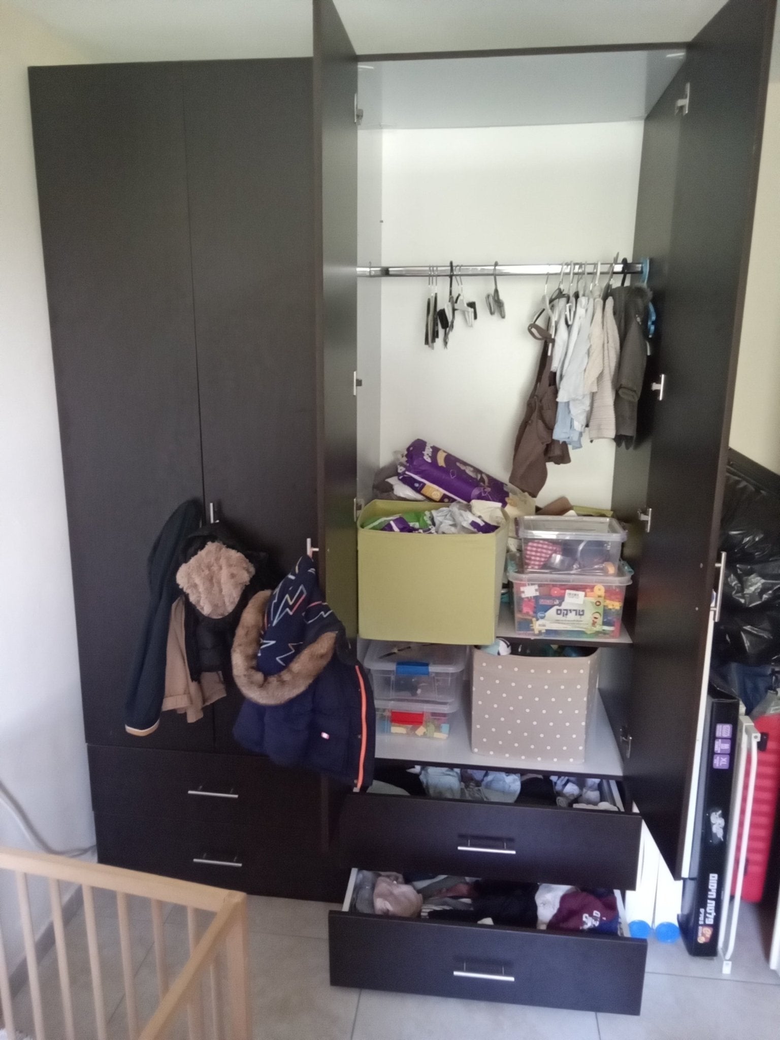 4 door closet - The Jerusalem Market