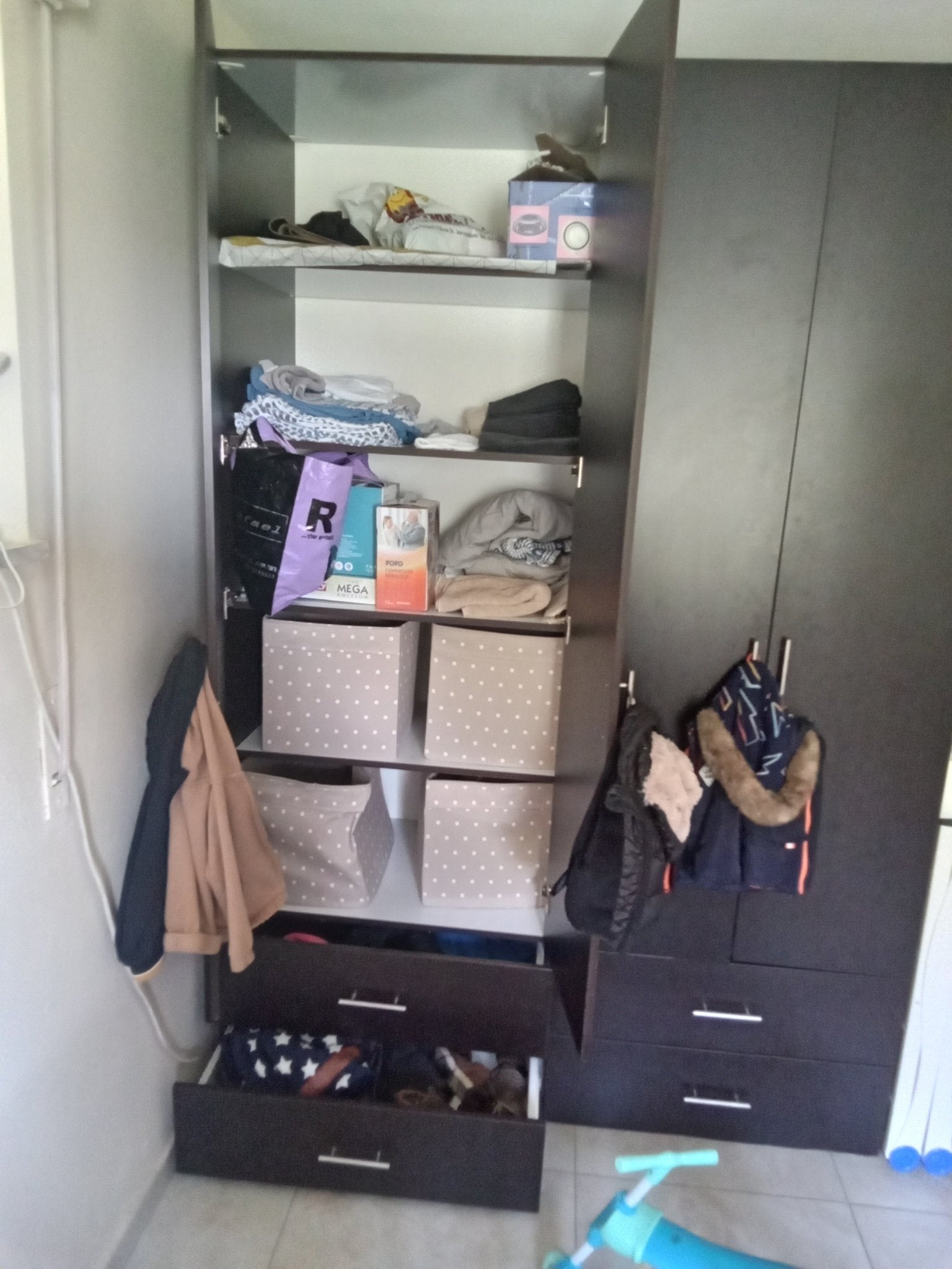 4 door closet - The Jerusalem Market