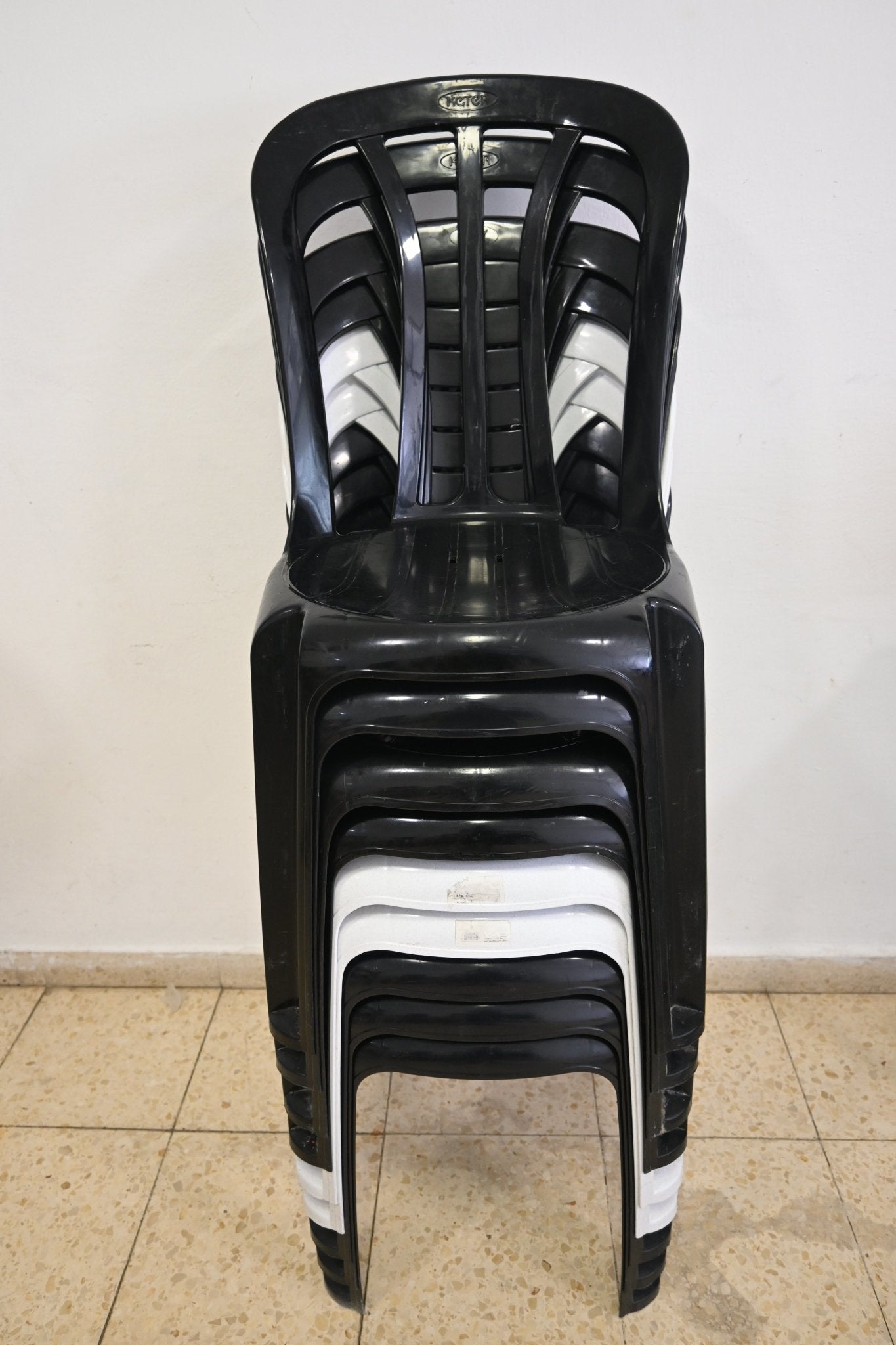 6 Black Keter Chairs - The Jerusalem Market