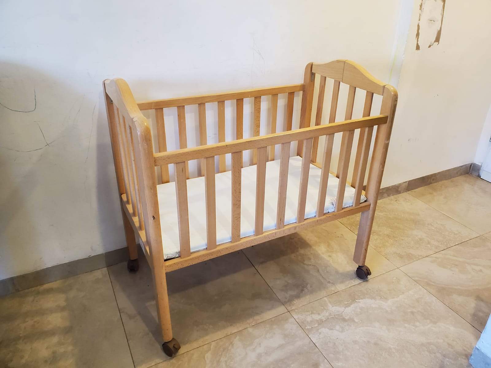 Crib - The Jerusalem Market