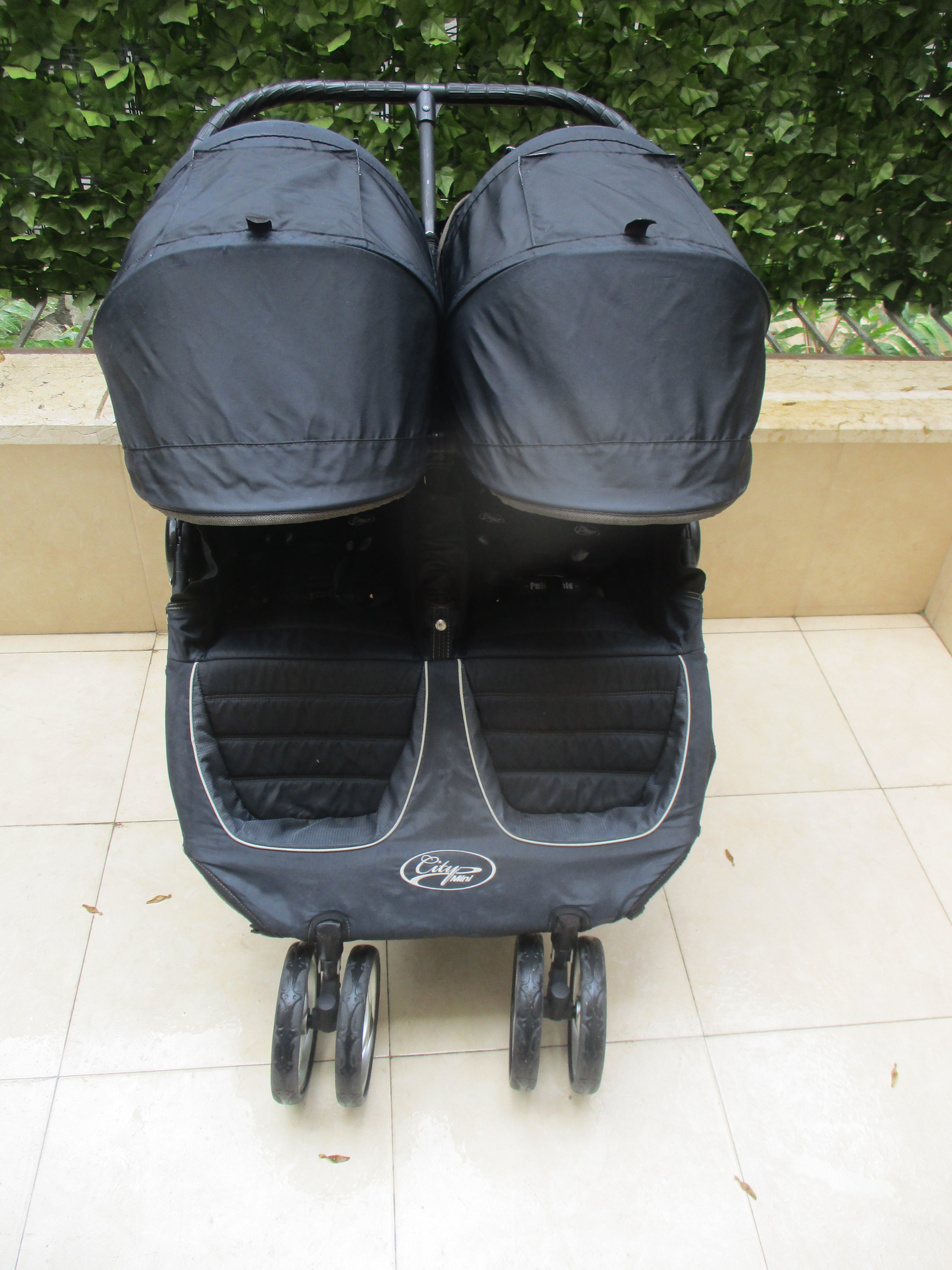 Twin Carriage (City Mini) - image 2