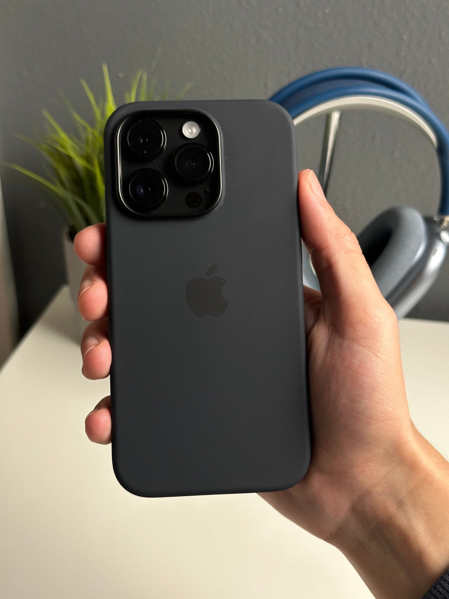 iPhone 15 pro - The Jerusalem Market
