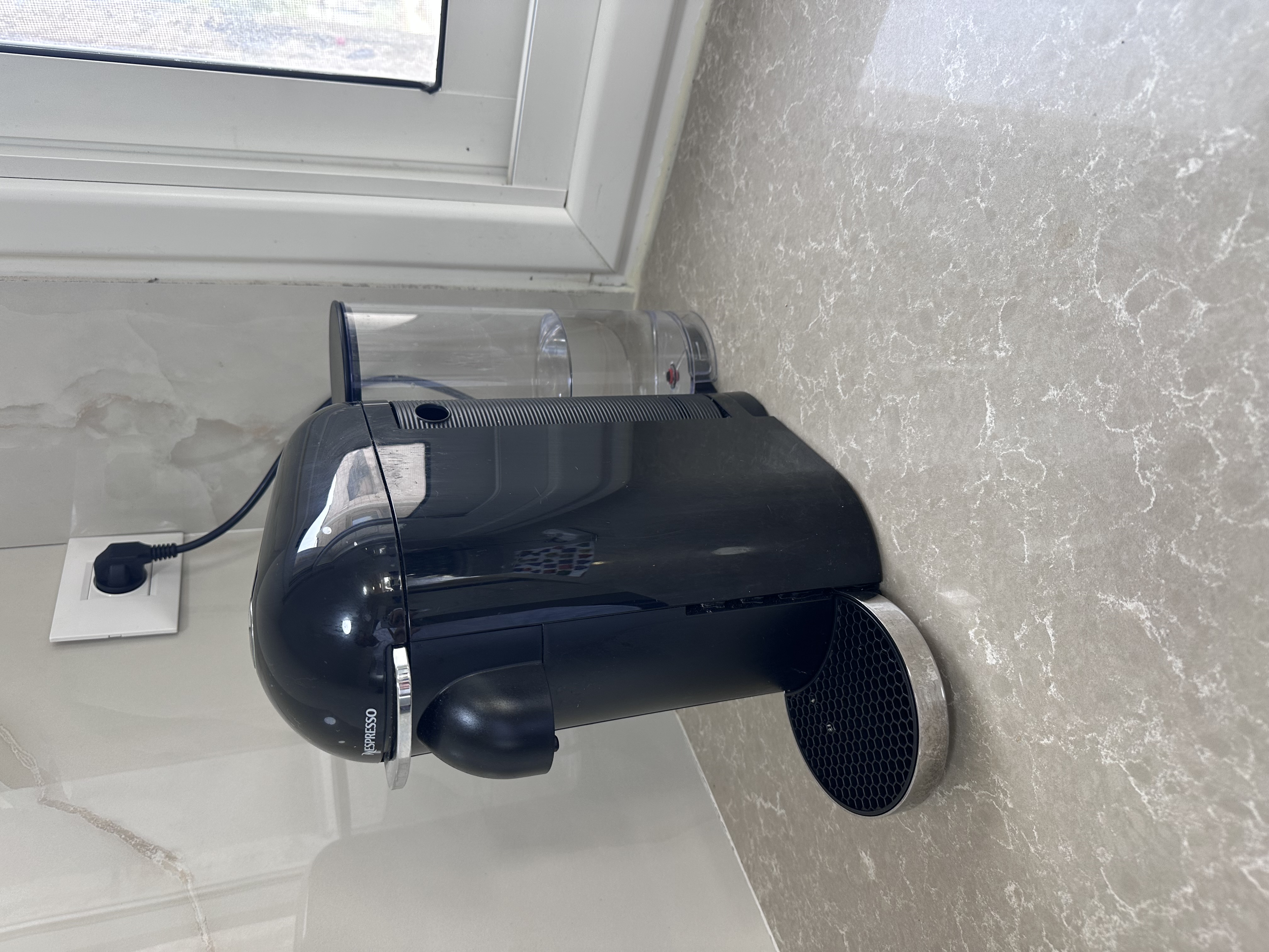 Nespresso Vertuo Plus Coffee Machine