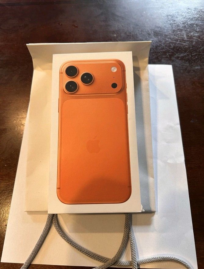 Apple iPhone 17 Pro Max 256GB Cosmic Orange