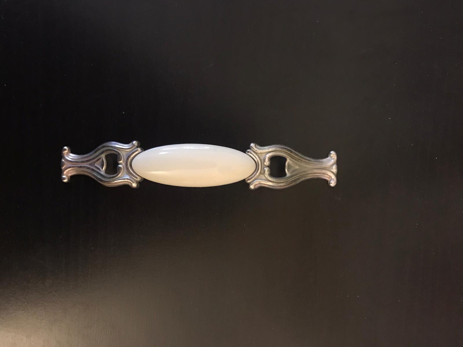 Cabinet Handles - The Jerusalem Market