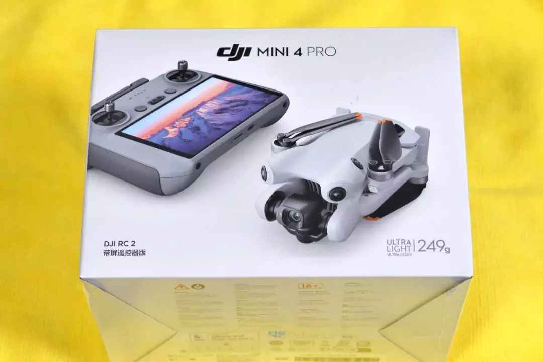 DJI Mini 4 Pro Drone with RC 2 Controller & Charging Hub
