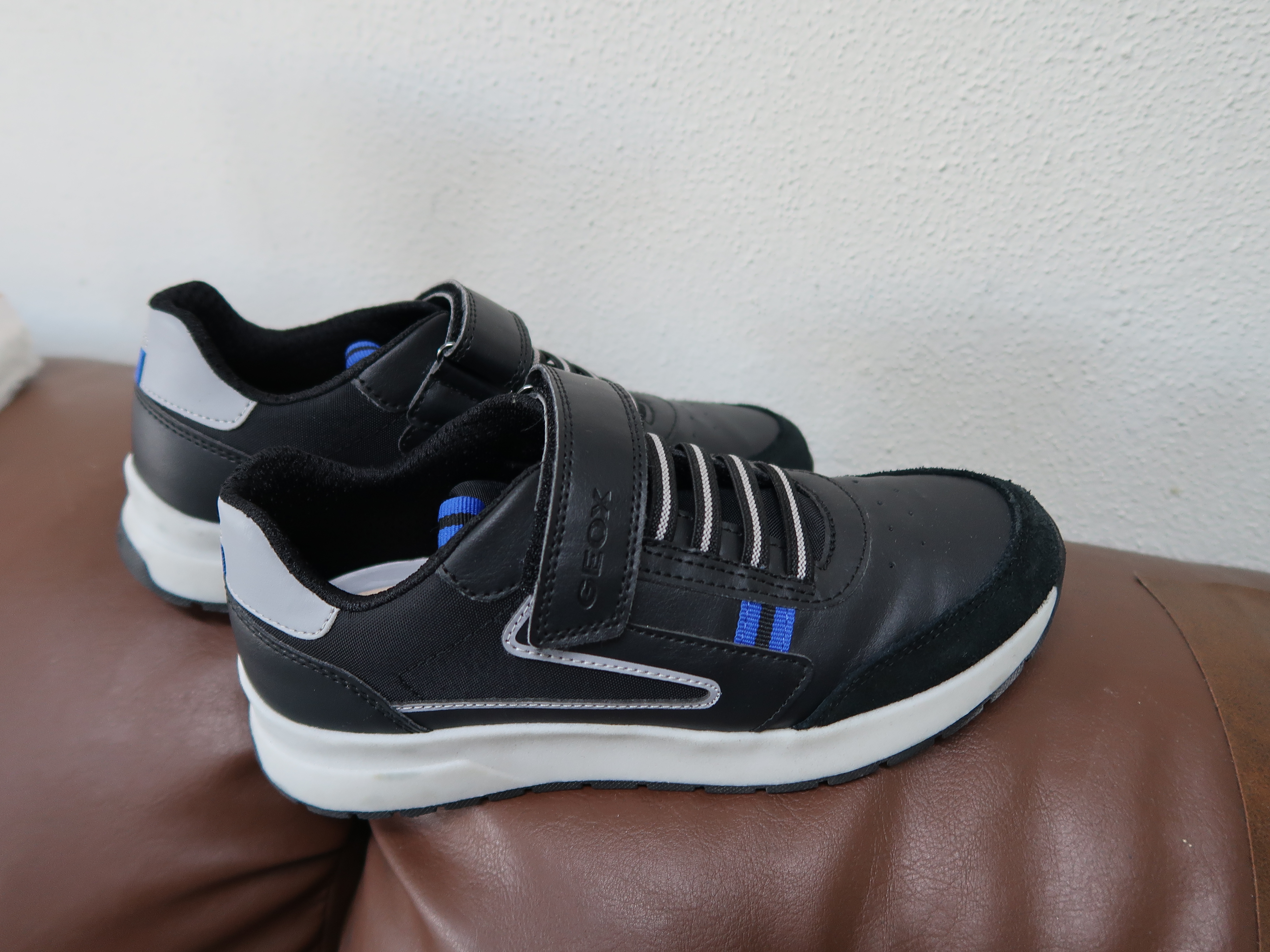 NEW Boys Geox Sneakers