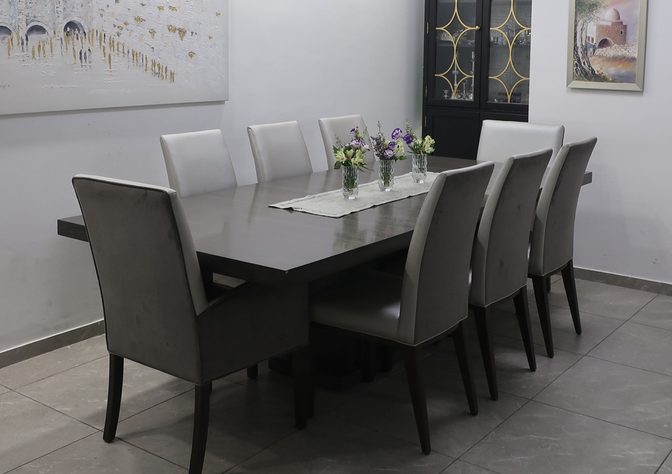 Dining room Table