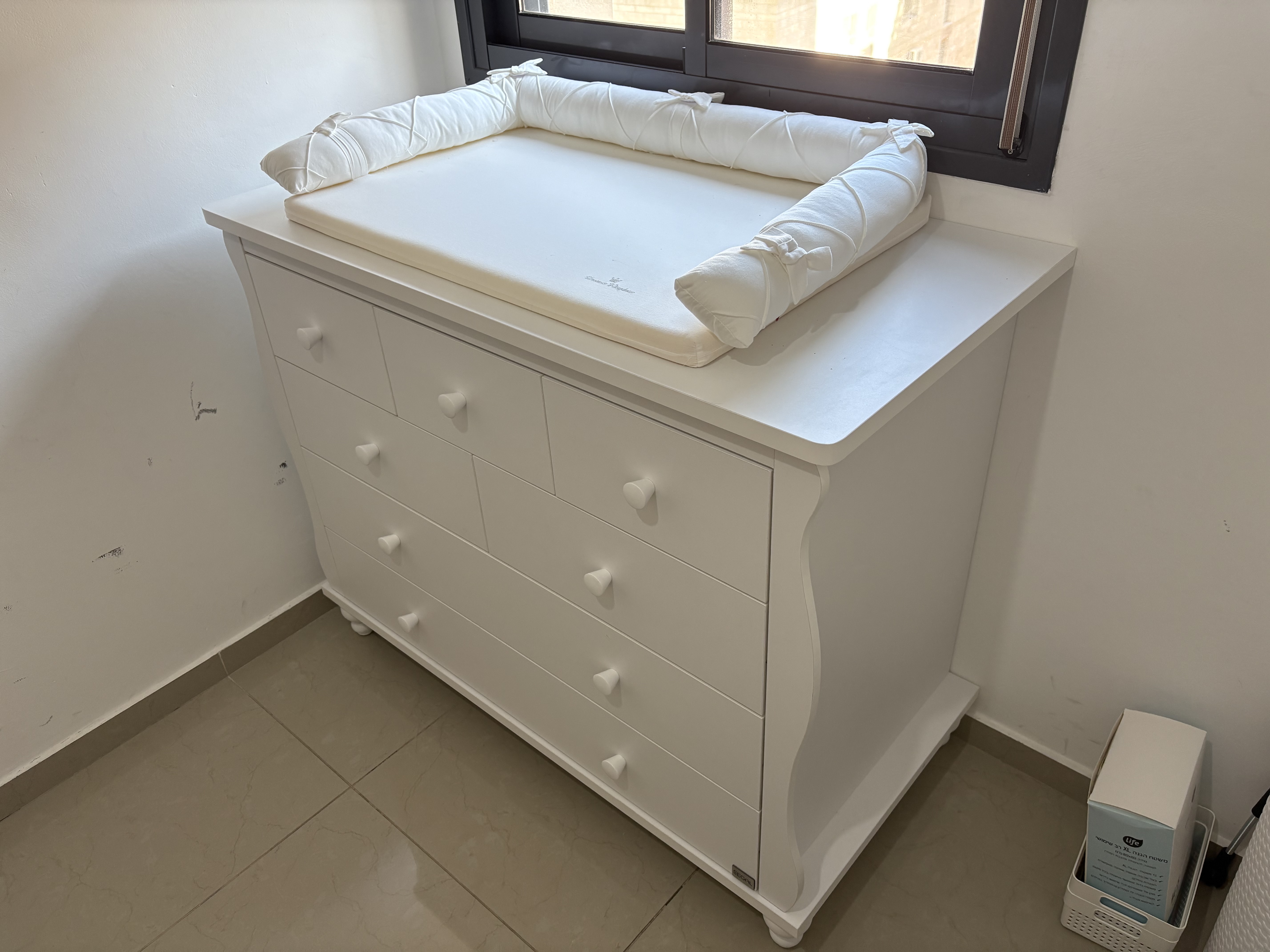 Segal Changing Table