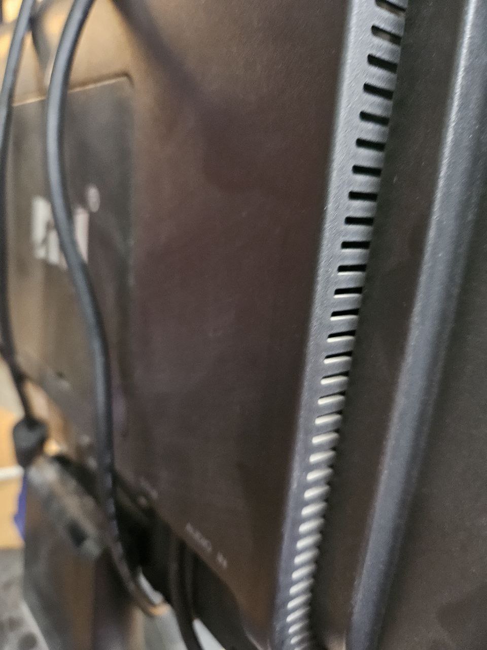 NU QL-711V 17’’ LCD Monitor