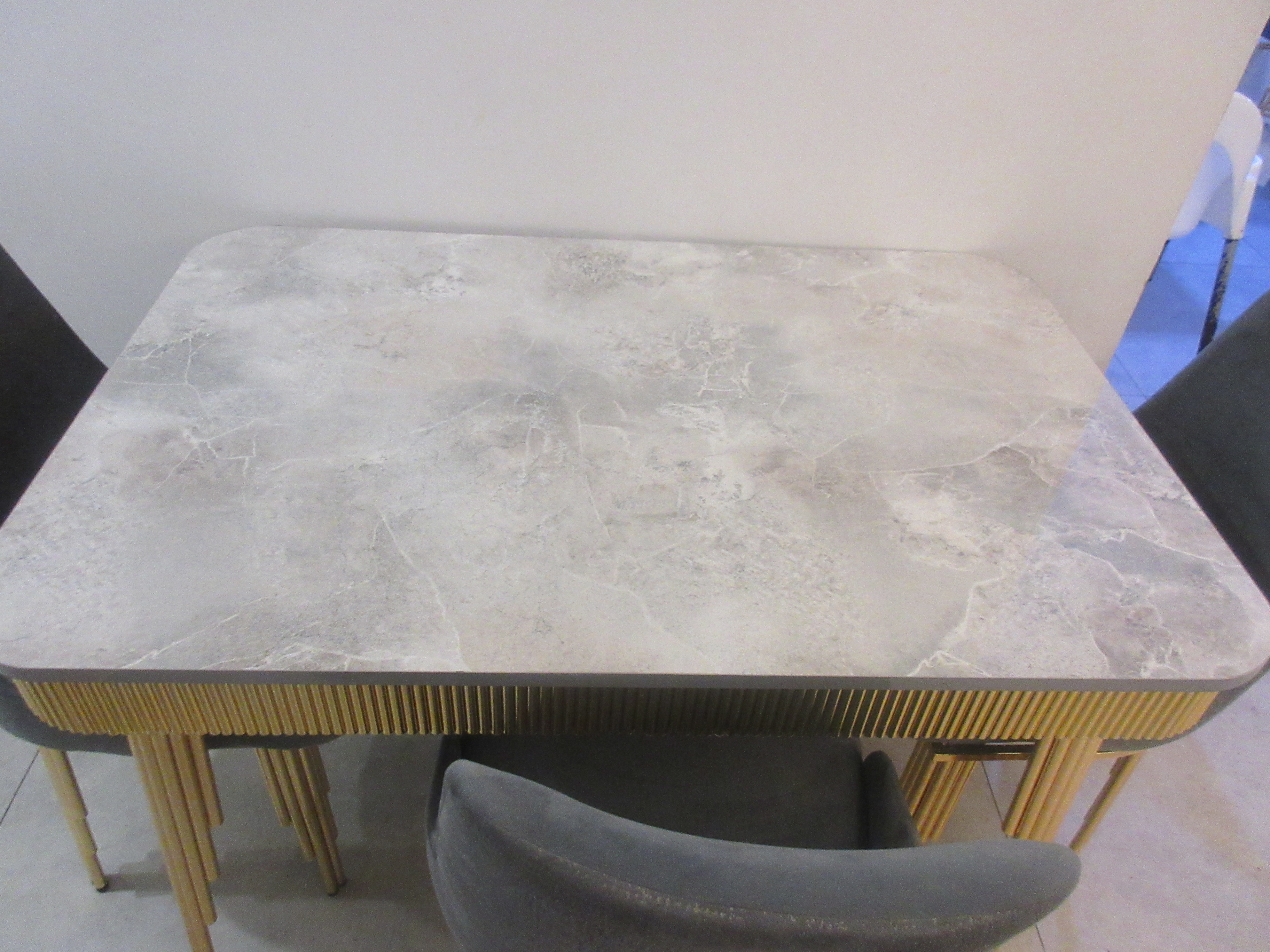Dinette/Kitchen Table and Chairs