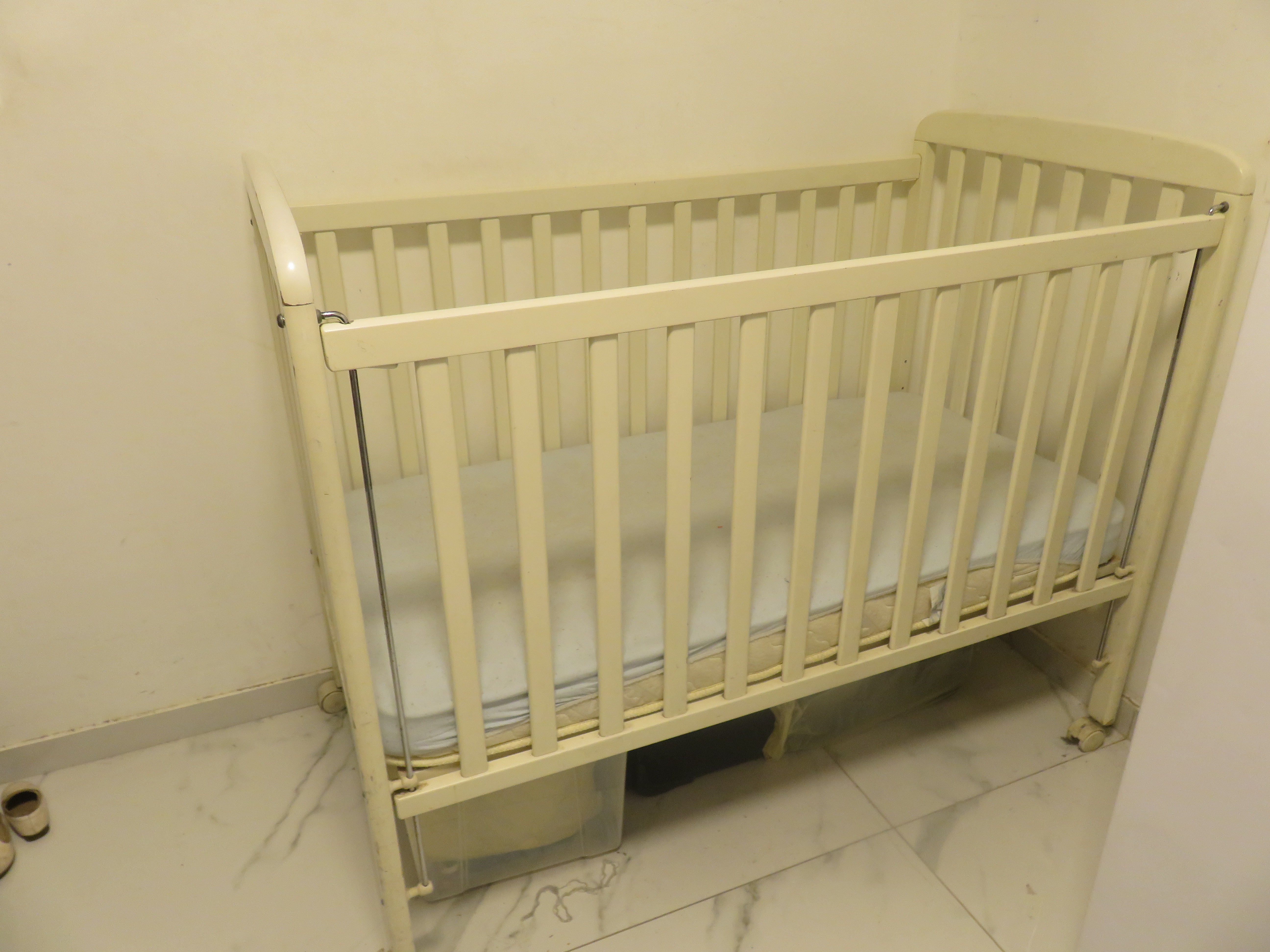 cot