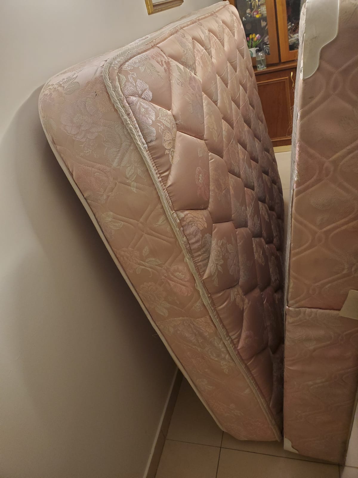 full size bed: frame, mattress, boxsprings