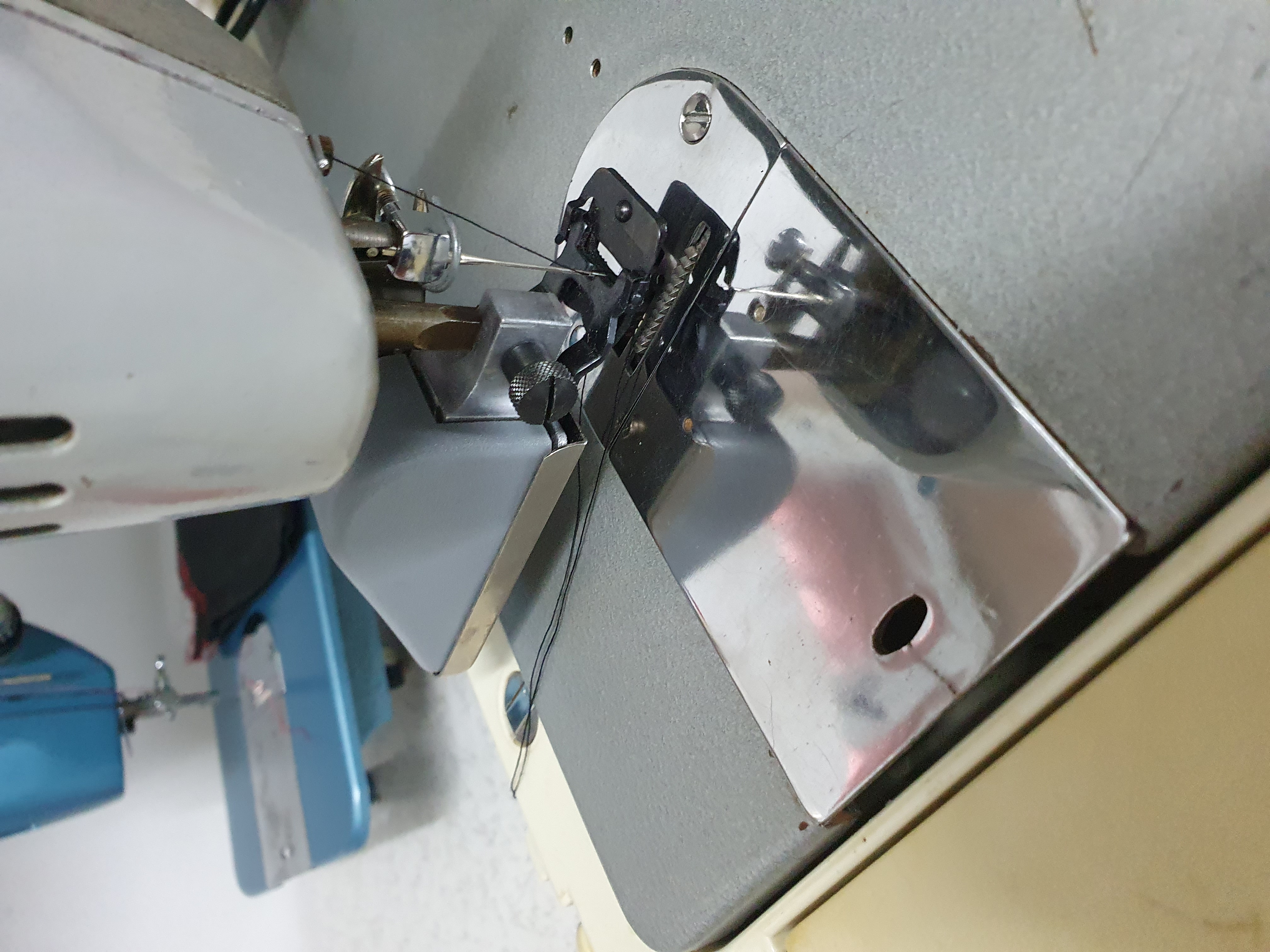 Straight stitch sewing machines