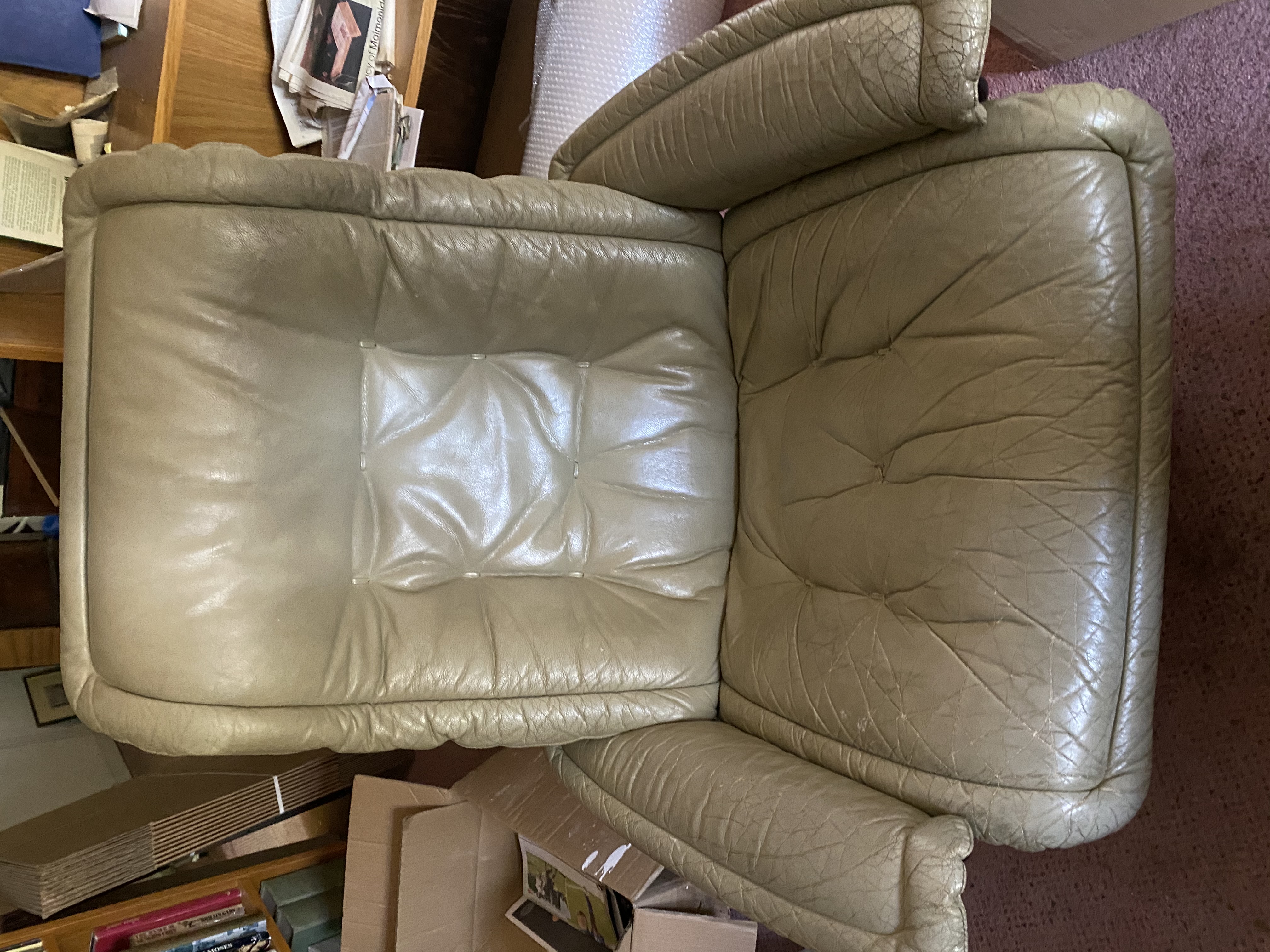 Reclining armchair