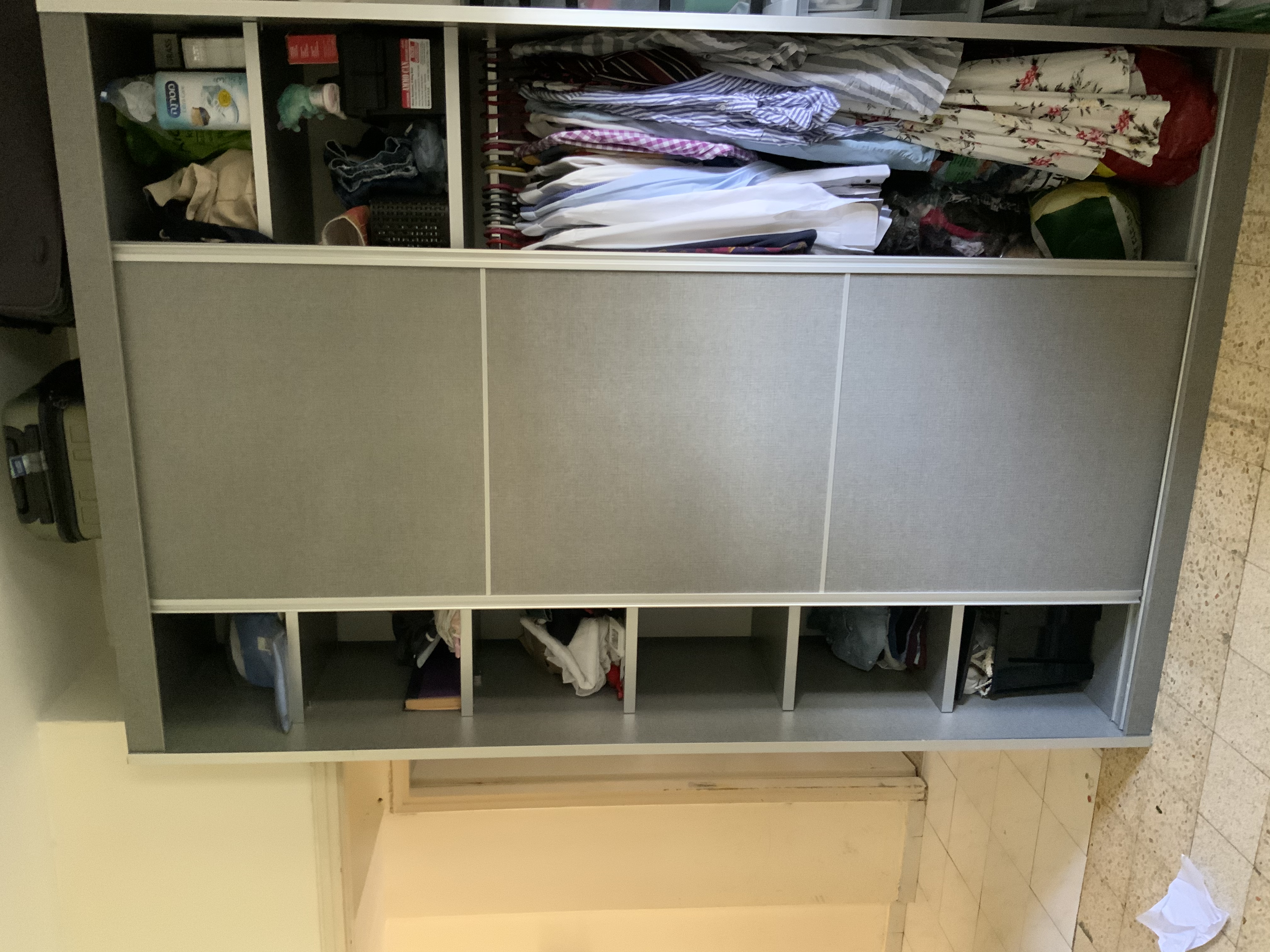 Practically new Closet - image 4