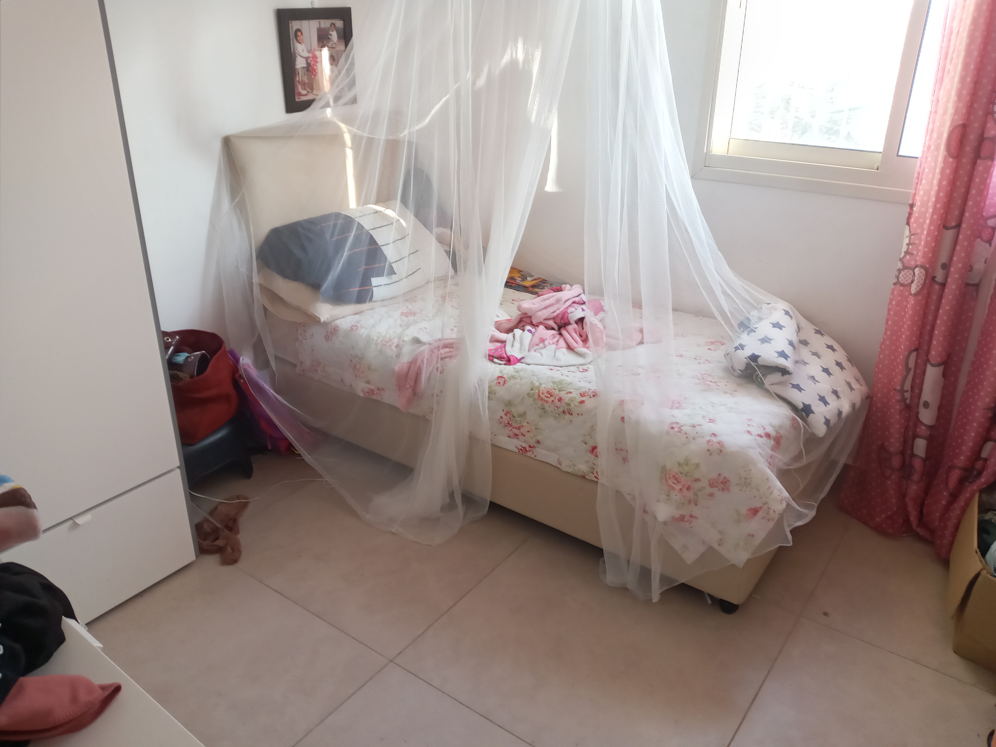 single nice bed 90x1.90