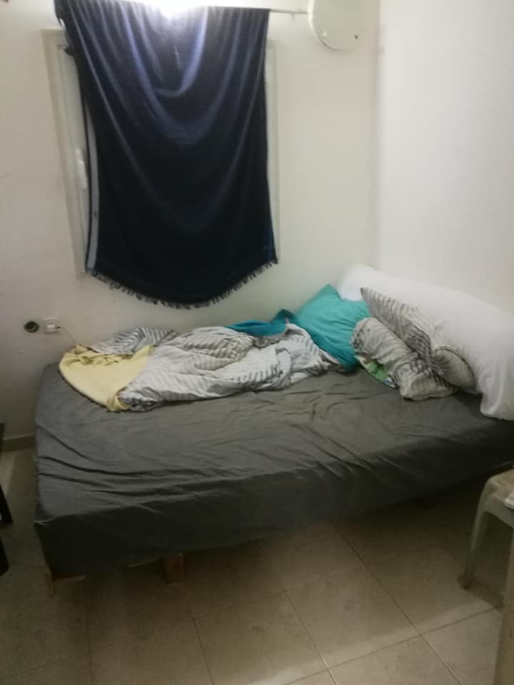 Full Size Bed