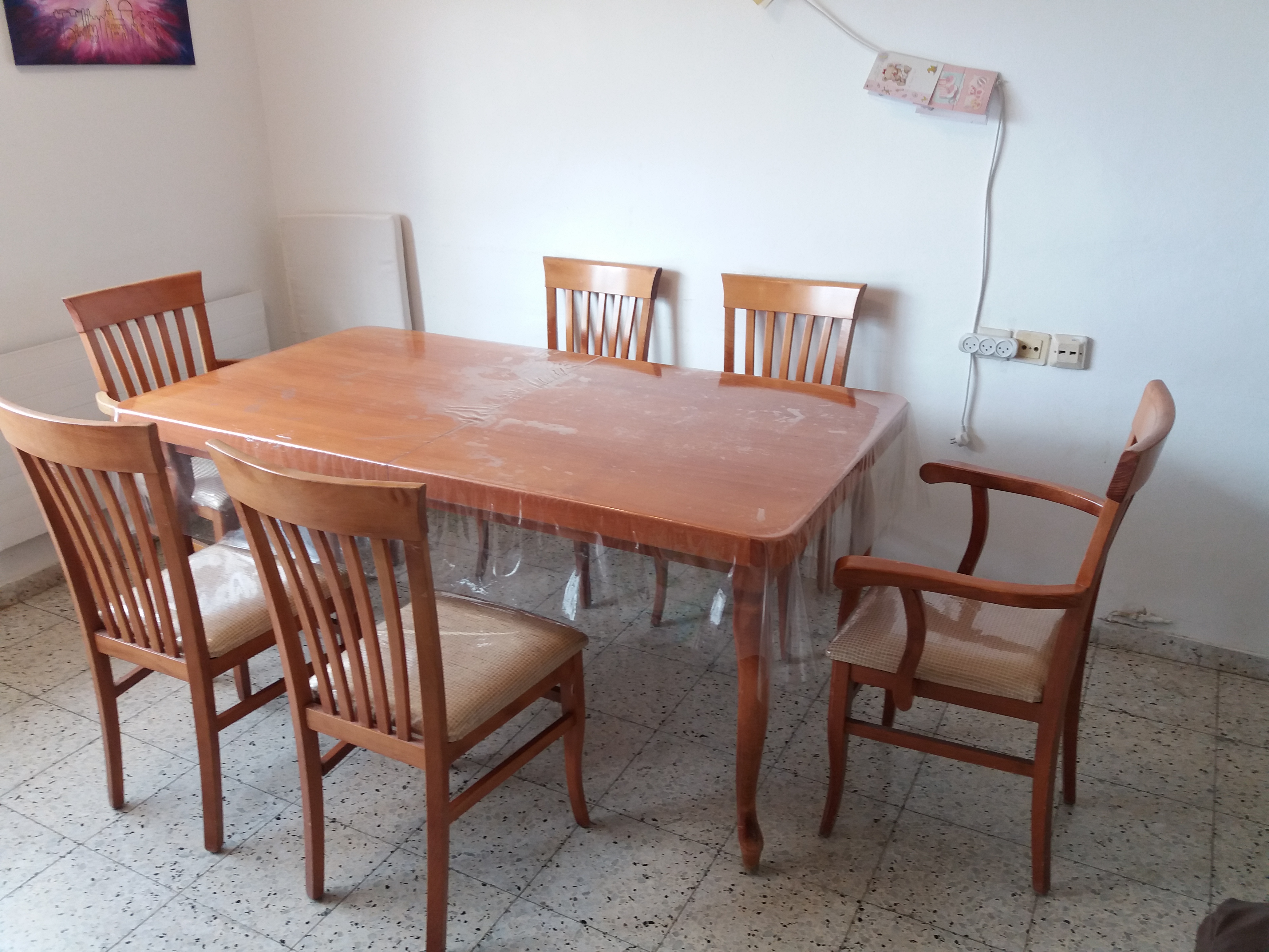 Dining Room Table & Chairs