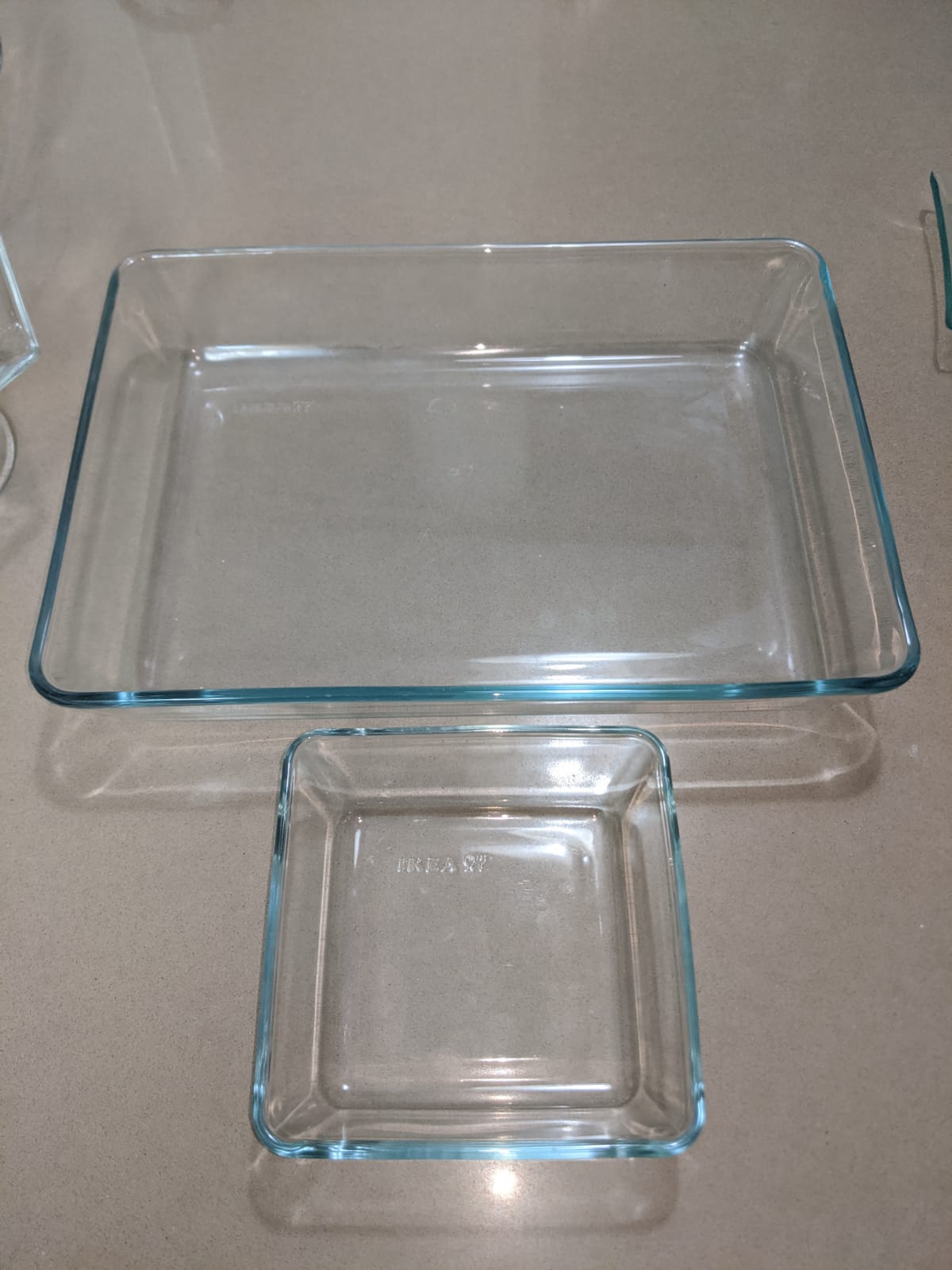 Serving dishes