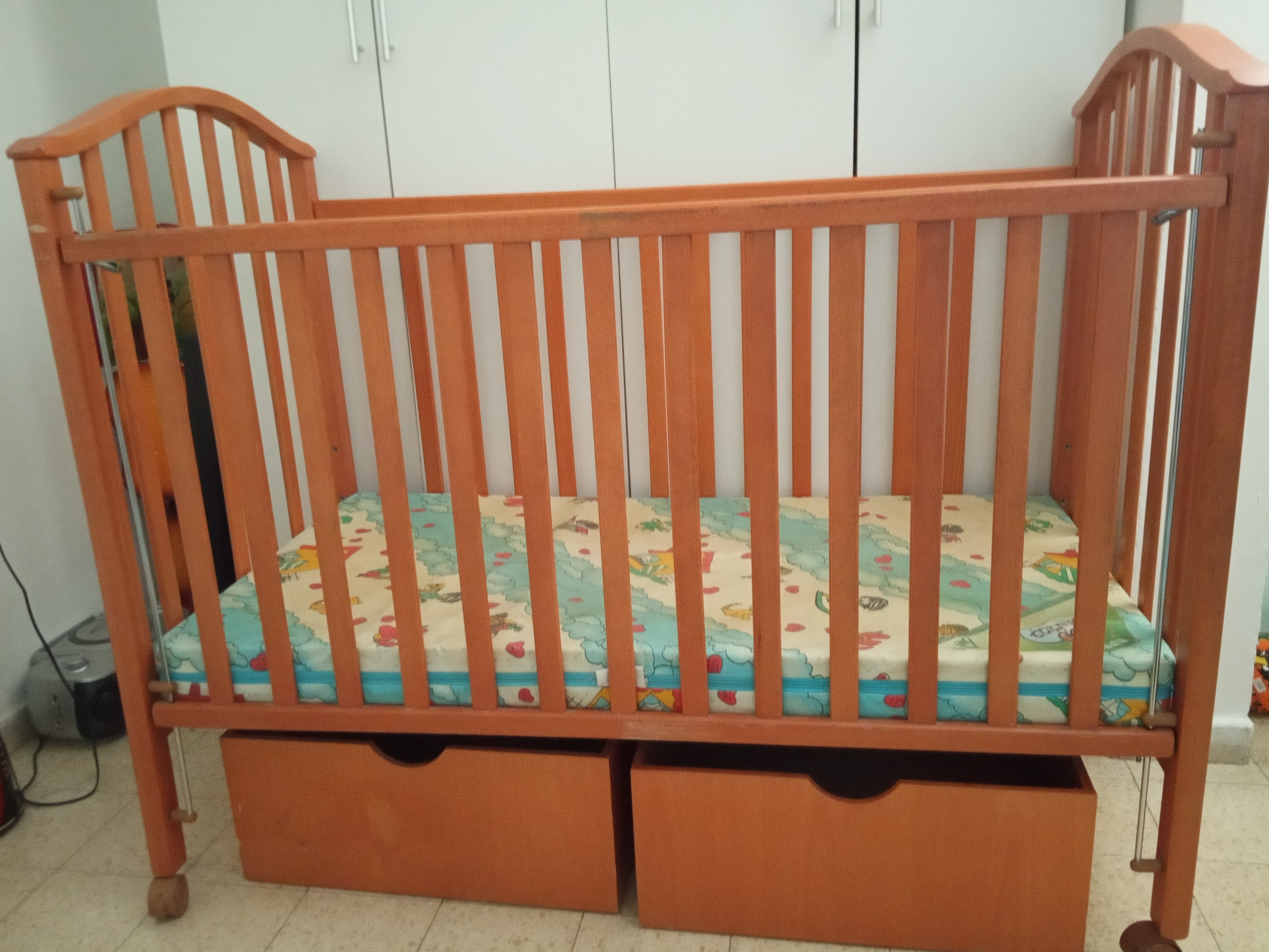 Miskal Crib