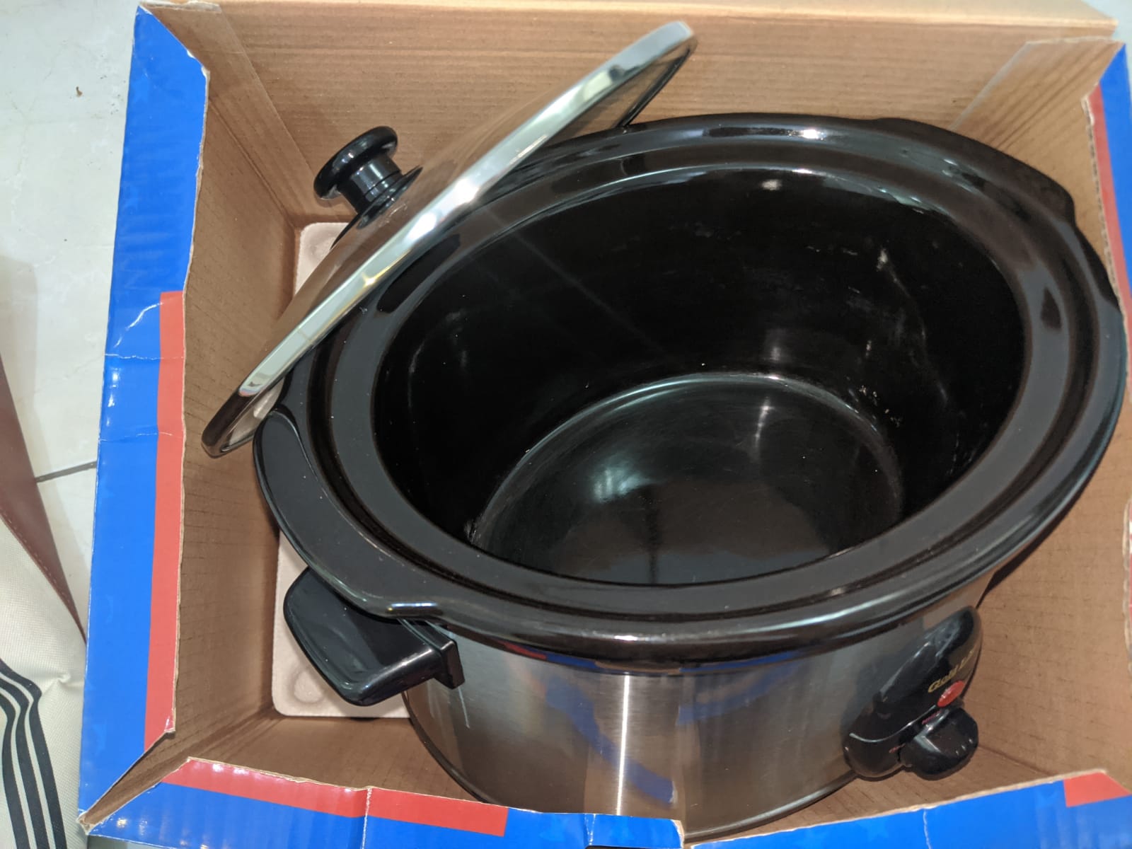 Basically New 3.5 liter crockpot