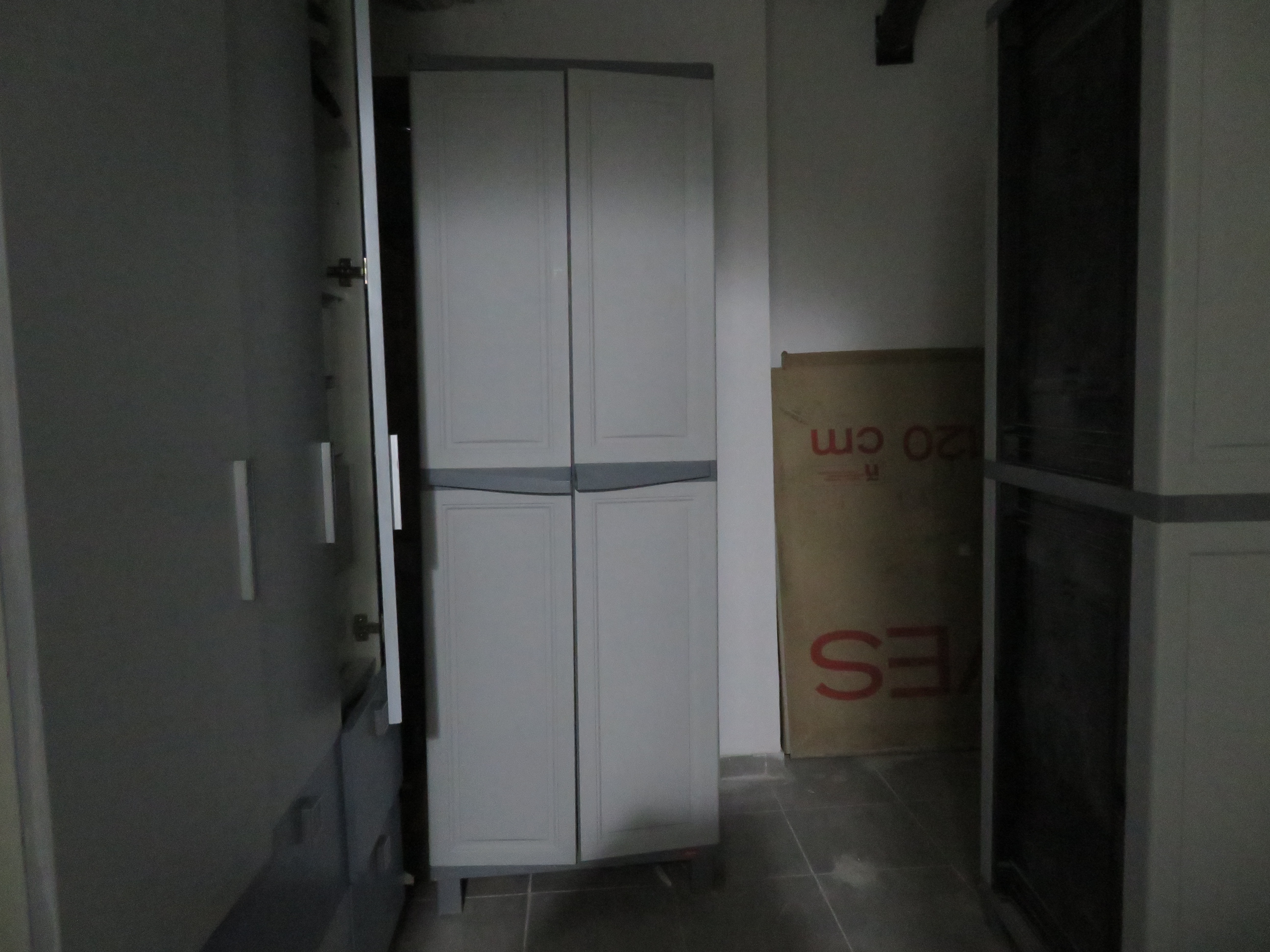 Keter style cabinet, excellent condition, I have 4 to sell