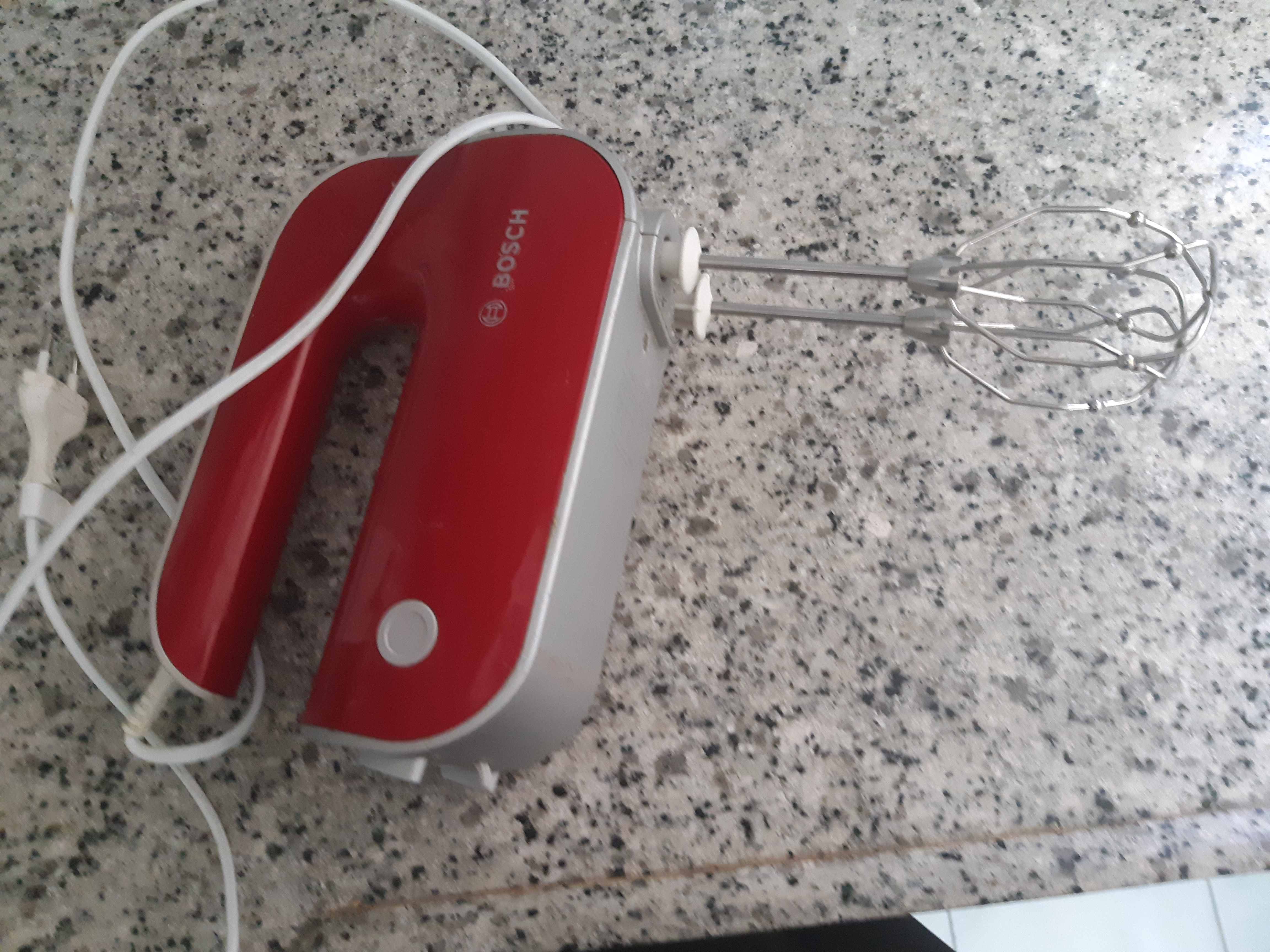Hand mixer
