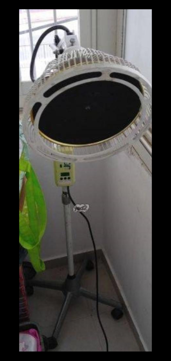 Mineral lamp for muscle pain relief