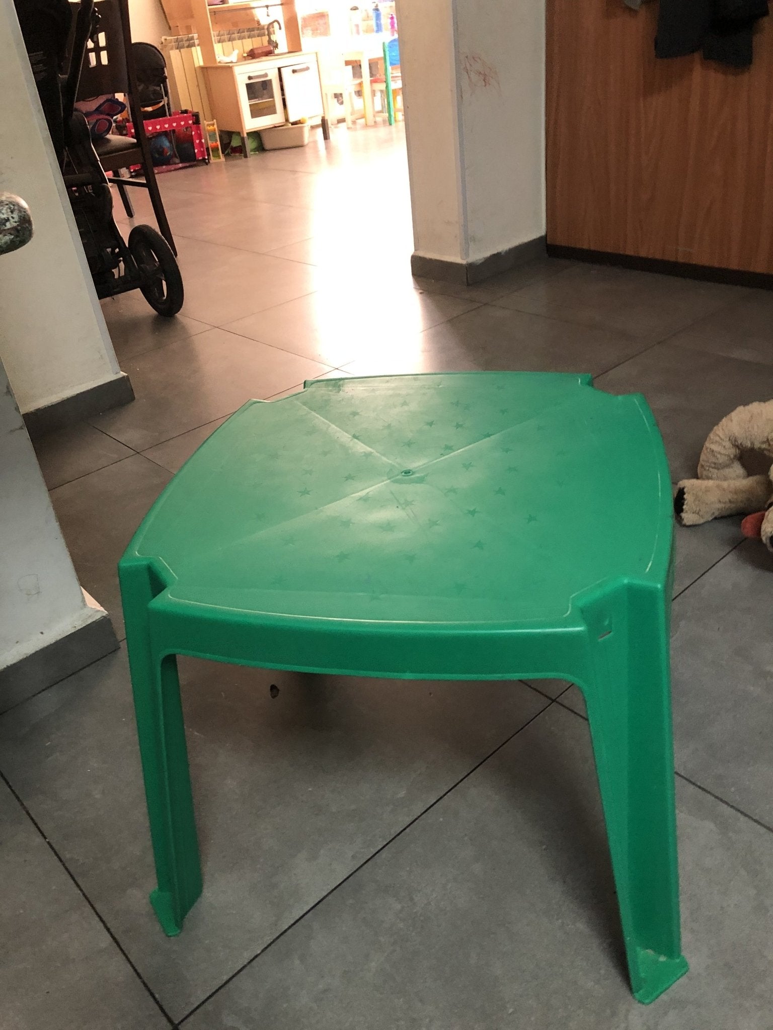 Kids table - The Jerusalem Market