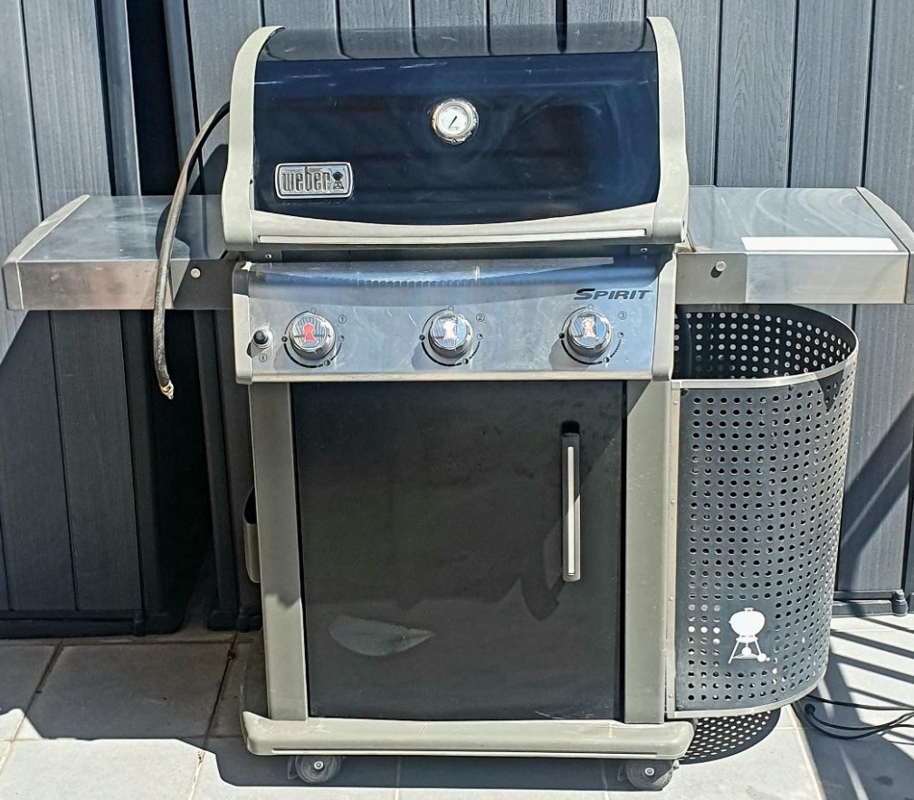 Outdoor Furniture; Weber Grill - image 3