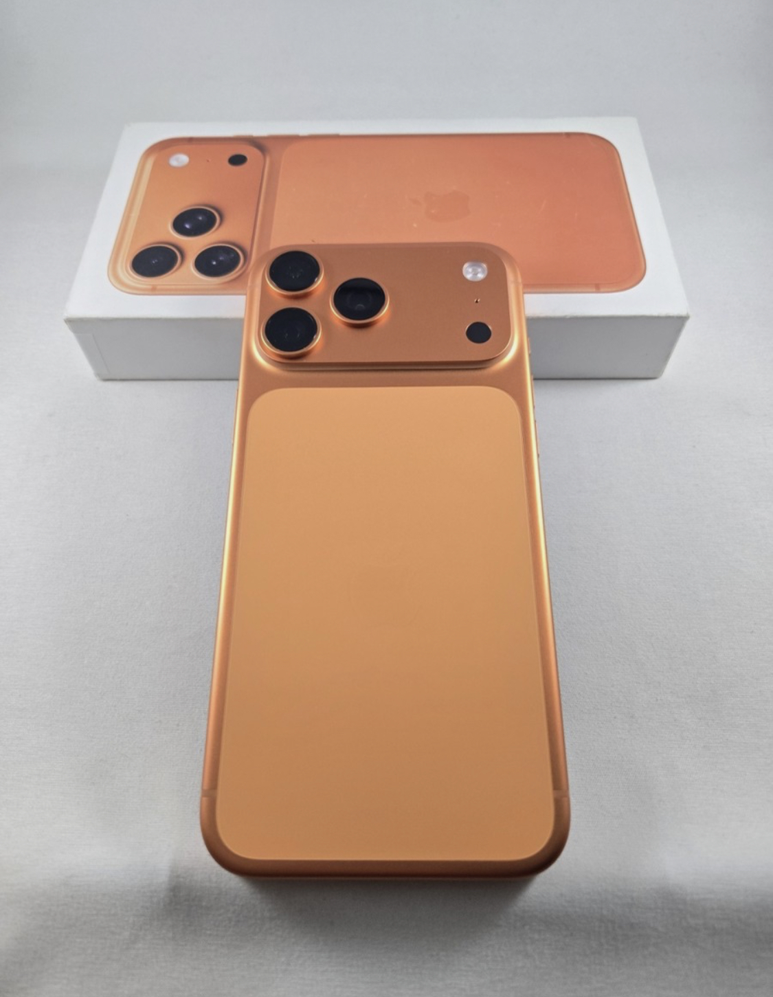 Apple iPhone 17 Pro Max 256GB (100% Batt)