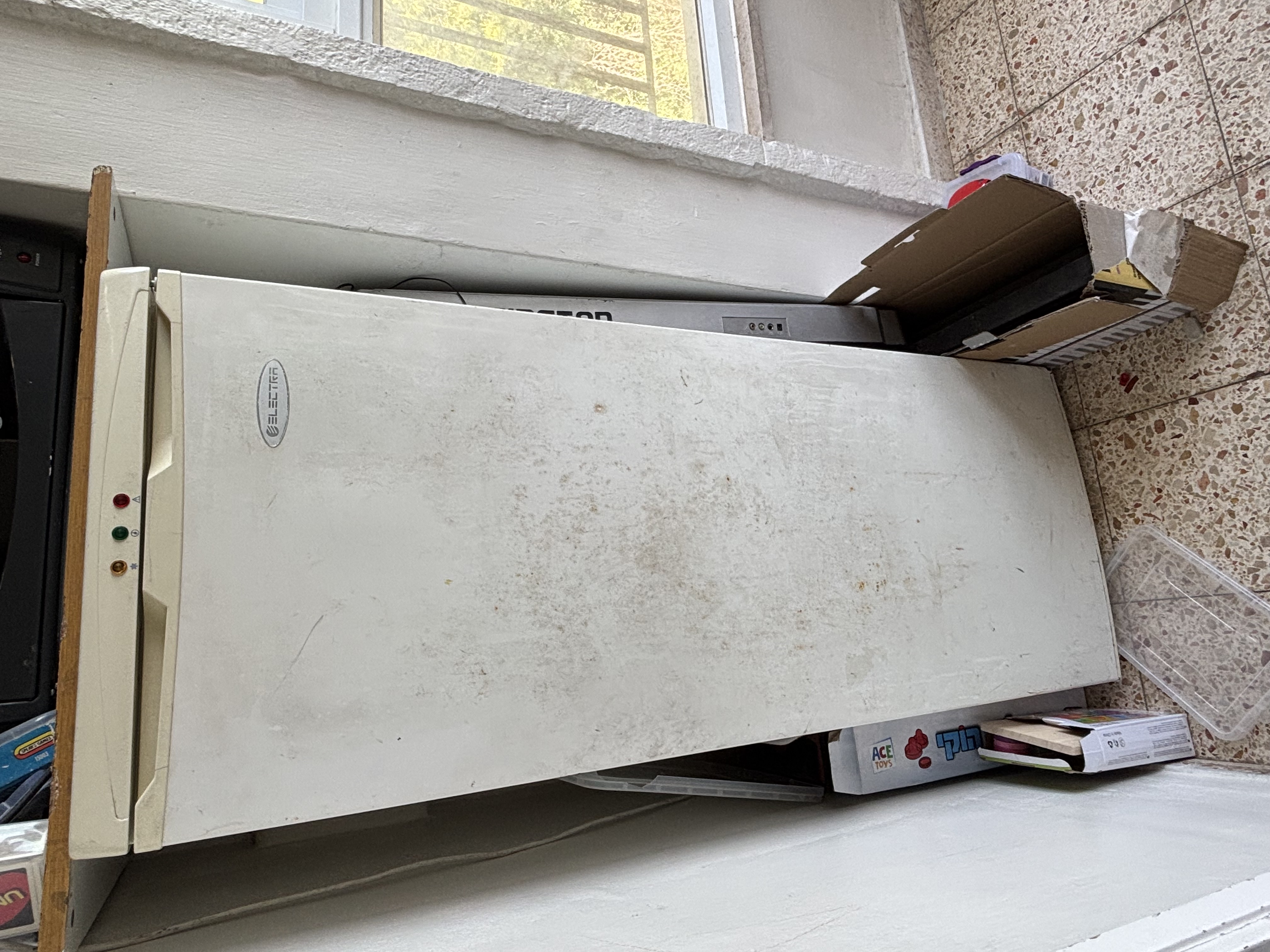Electra 6 drawer/shelf freezer