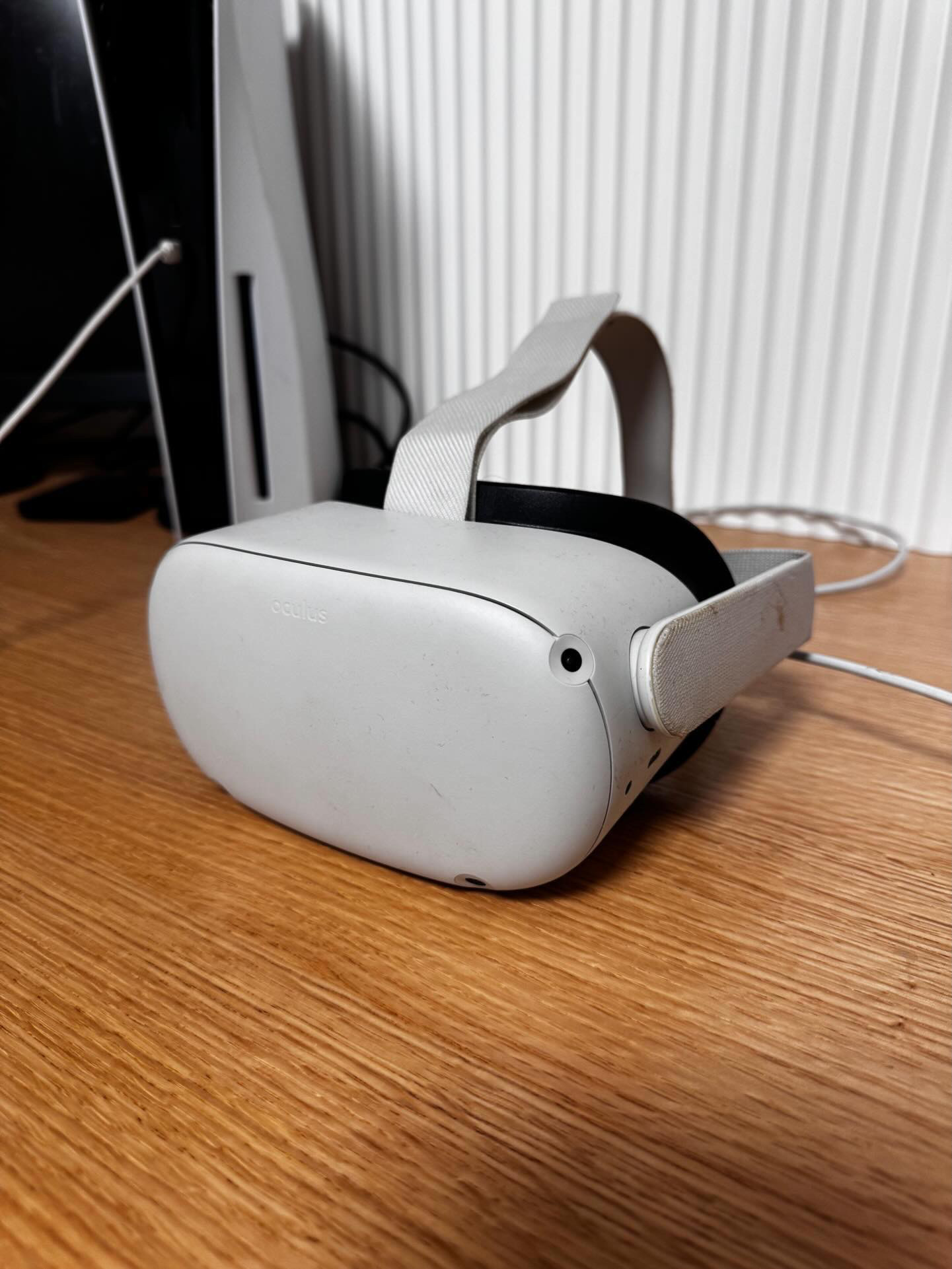 Oculus Quest 2 - image 3
