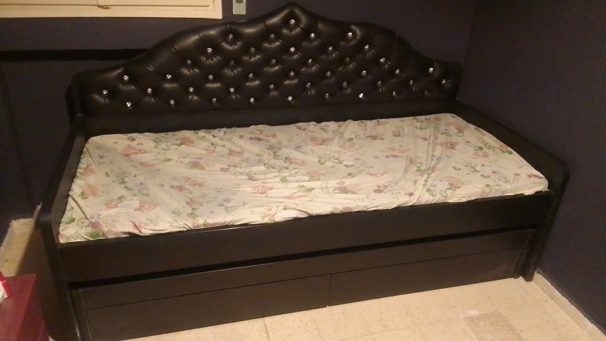 Black Tufted Teen Daybed + Pullout mattress and storage - image 2