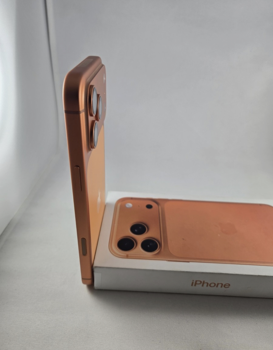 Apple iPhone 17 Pro Max 256GB (100% Batt) - image 3