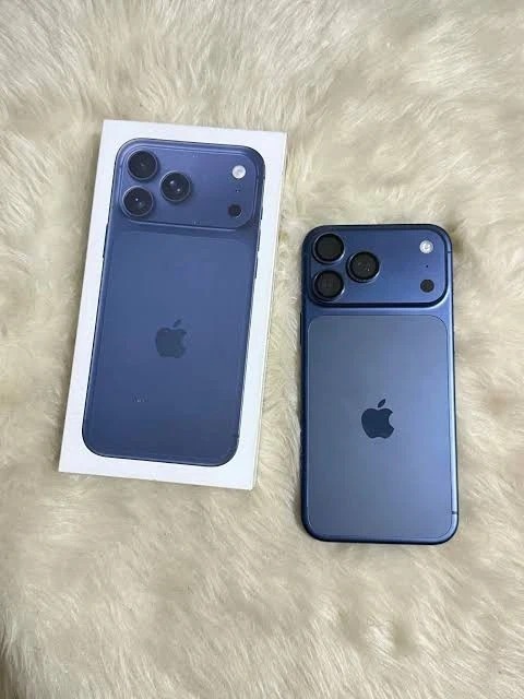 Apple iPhone 17 Pro Max 256GB (100% Batt) - image 4